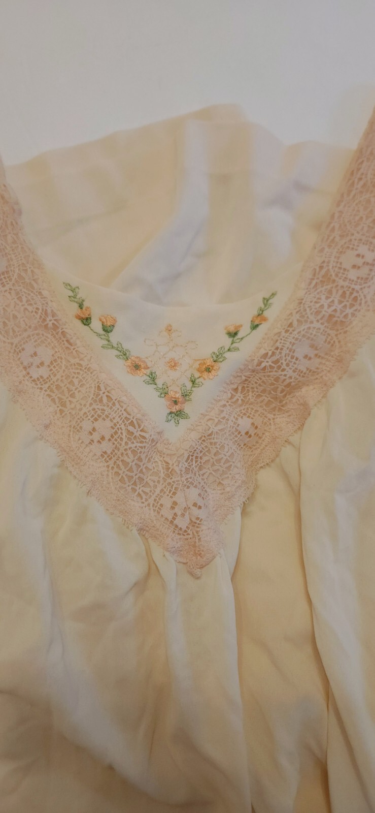 Vintage Gossard Artemis Nightgown Flowy Embroidered Lace Nylon Medium Made USA
