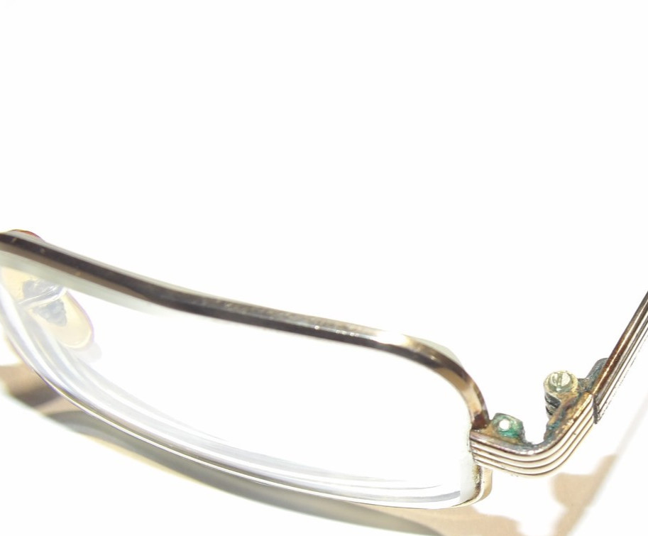 VINTAGE VICTORY METAL EYEGLASSES! GOLD COLOR/GF! RECTANGULAR LENSES! SMALL ADULT