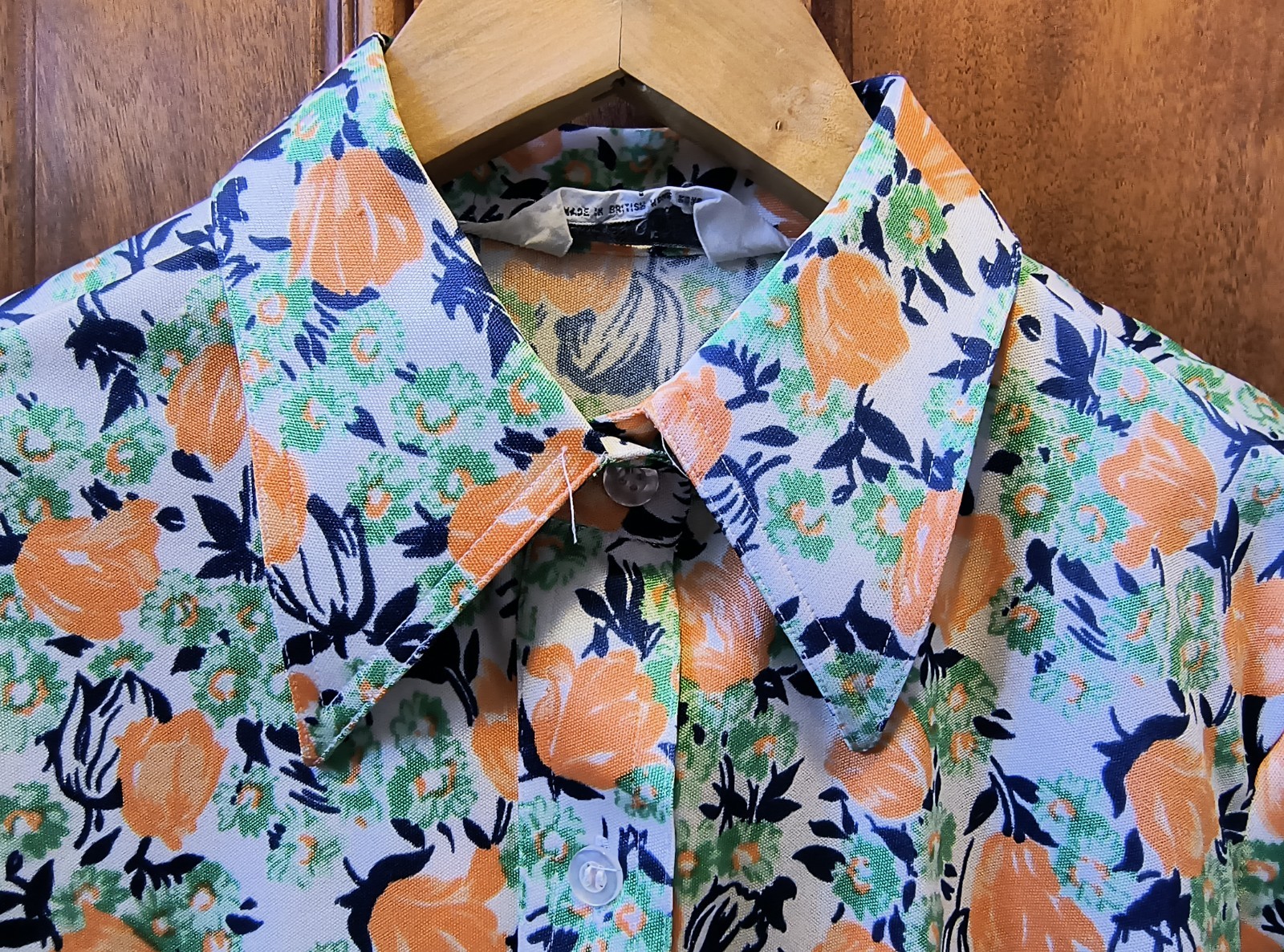 Women’s vintage Hooper blouse, delightful tulip print, made British Hong King