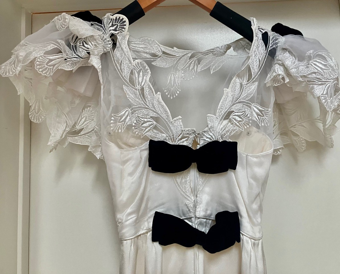 Vintage Natalie Aronson White Lace With Black Bows Dress. 1970’s. Size Small.
