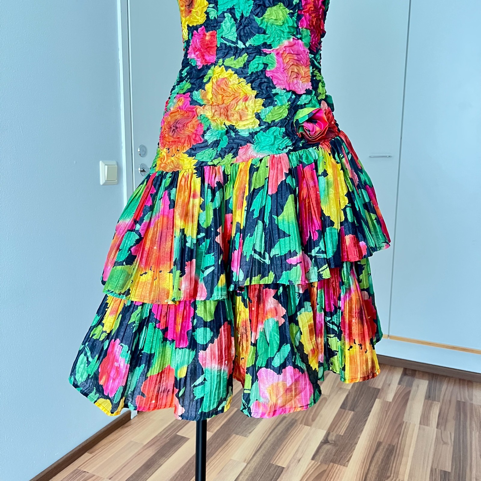 1980s Floral Taffeta Cocktail Party Dress Tiered Retro Prom Evening Gown Retro