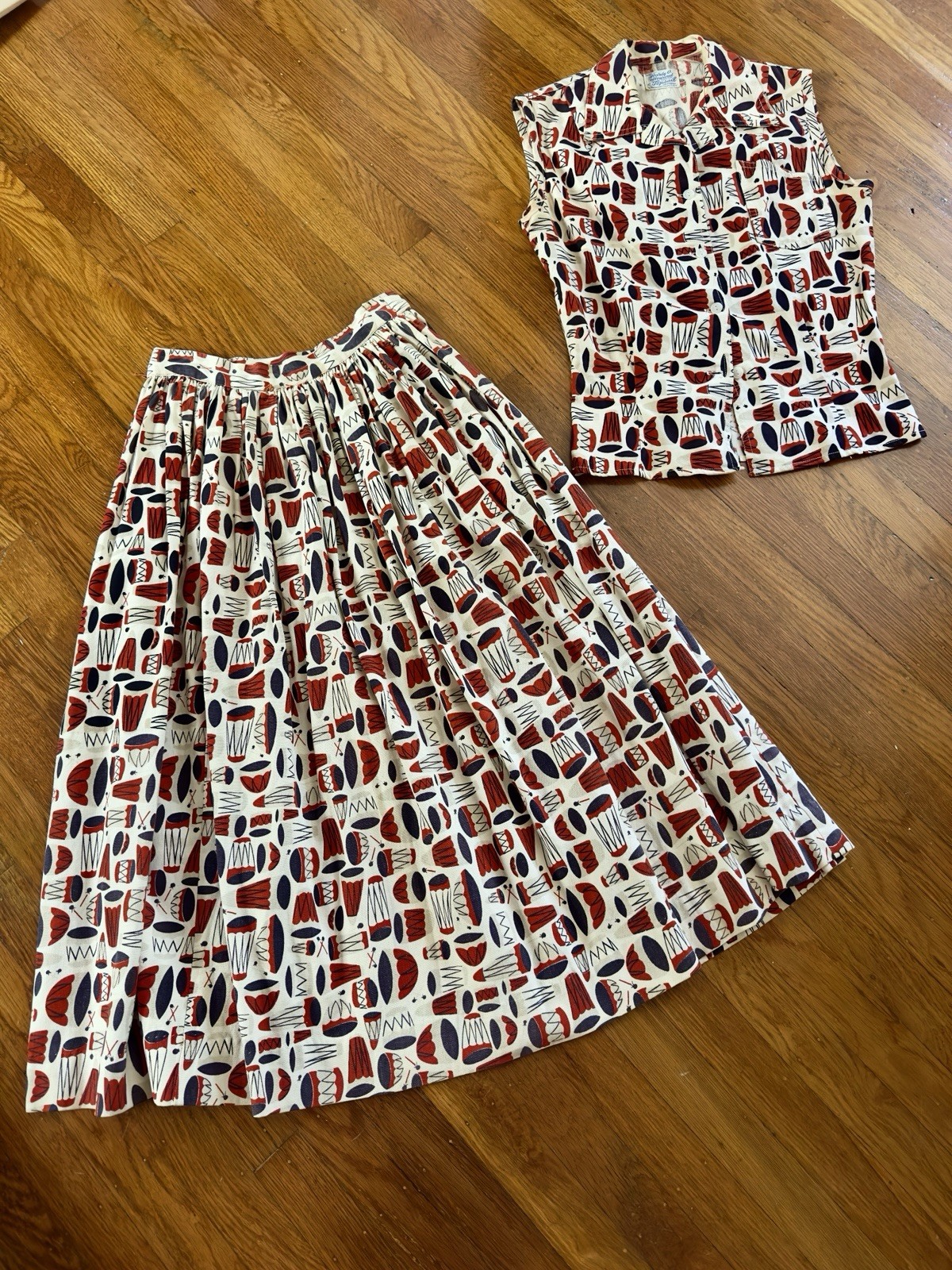 Vintage 1950s Novelty Print Blouse Skirt Two Piece Set Rare Tiki Drums Hawaiian