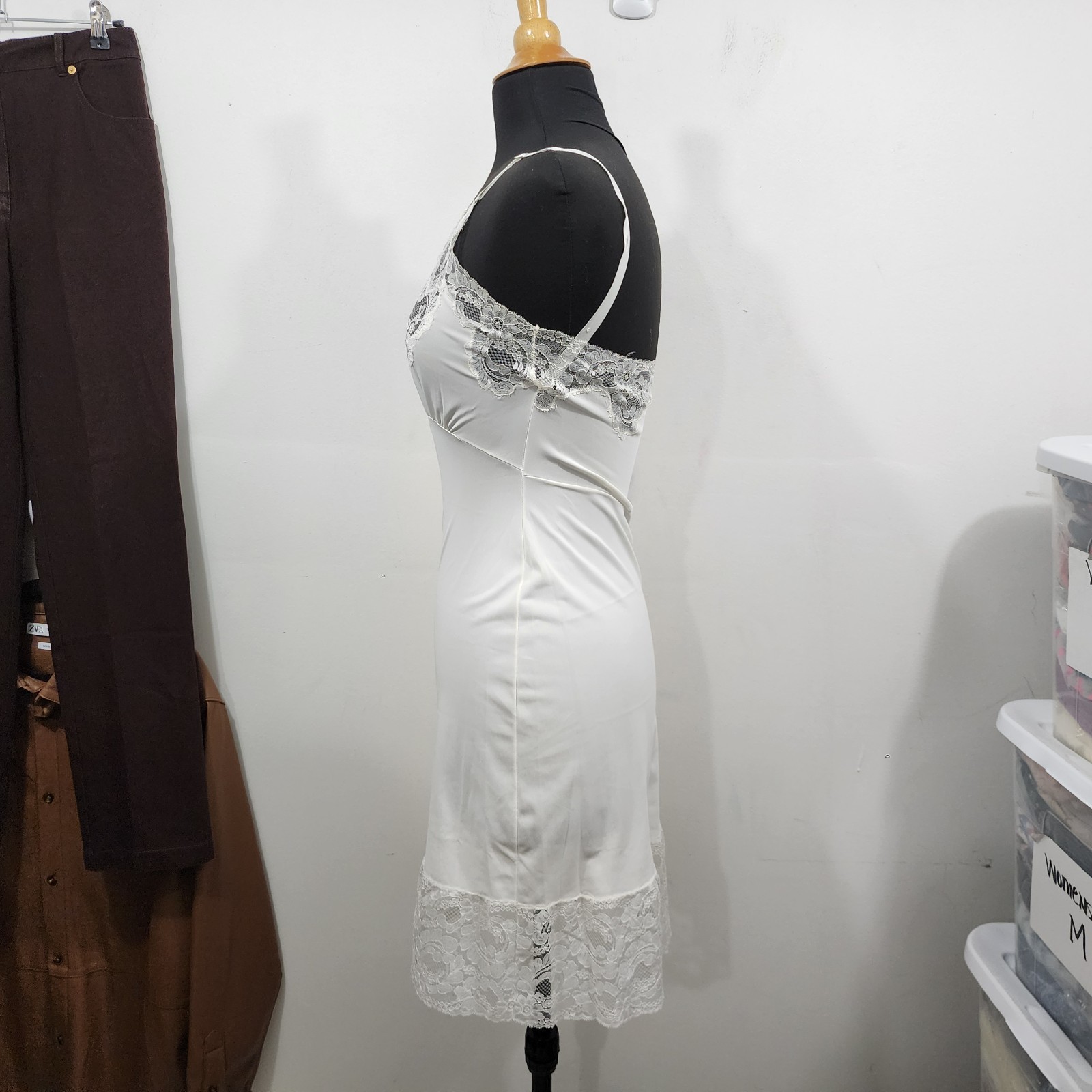 Vintage Saks Fifth Avenue Full Slip Dress Stretch Nylon White Lace Bodice Size S