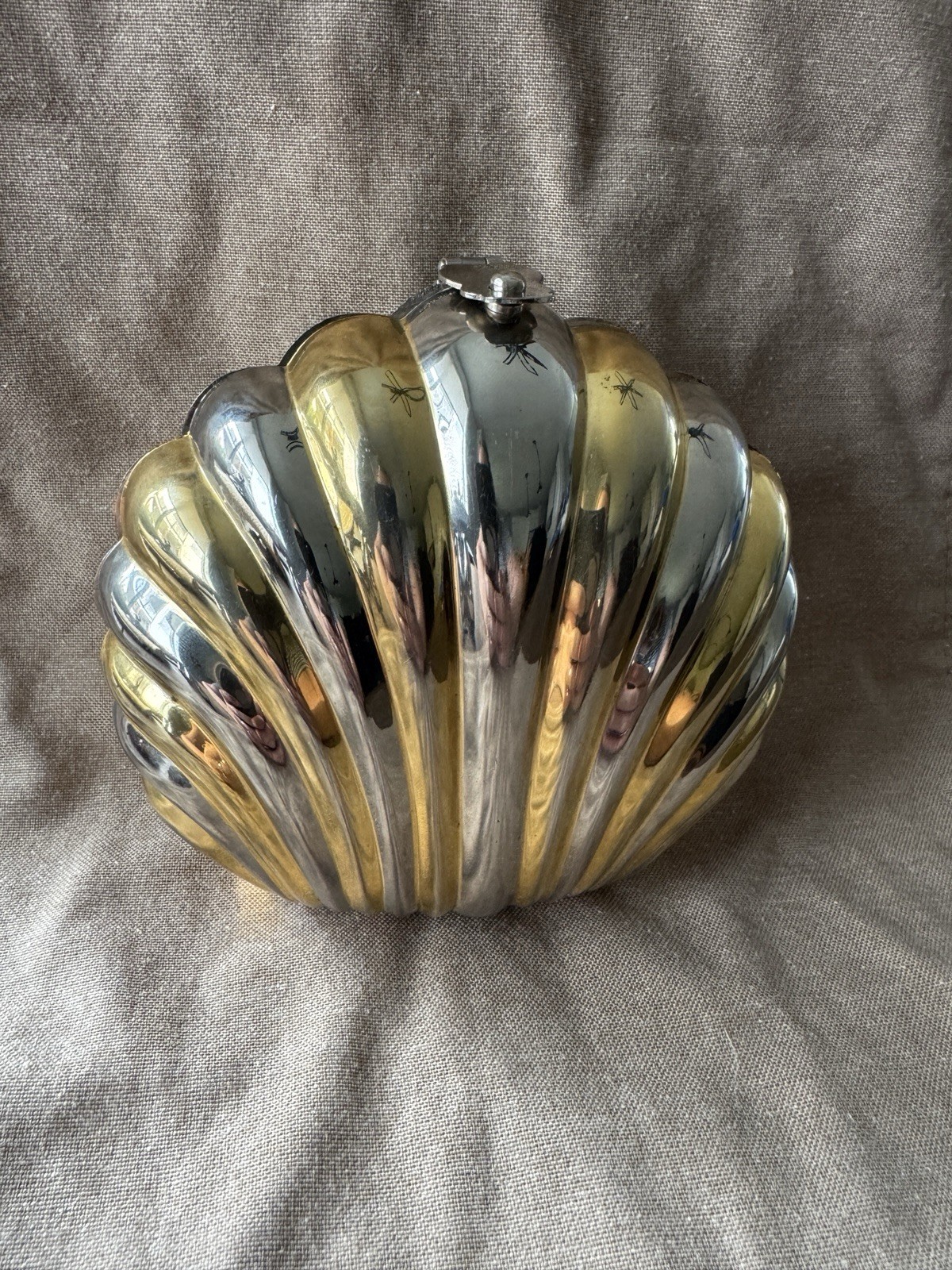 Vintage Silver/Gold Tone Clamshell Minaudière Metal Evening Clutch/Purse