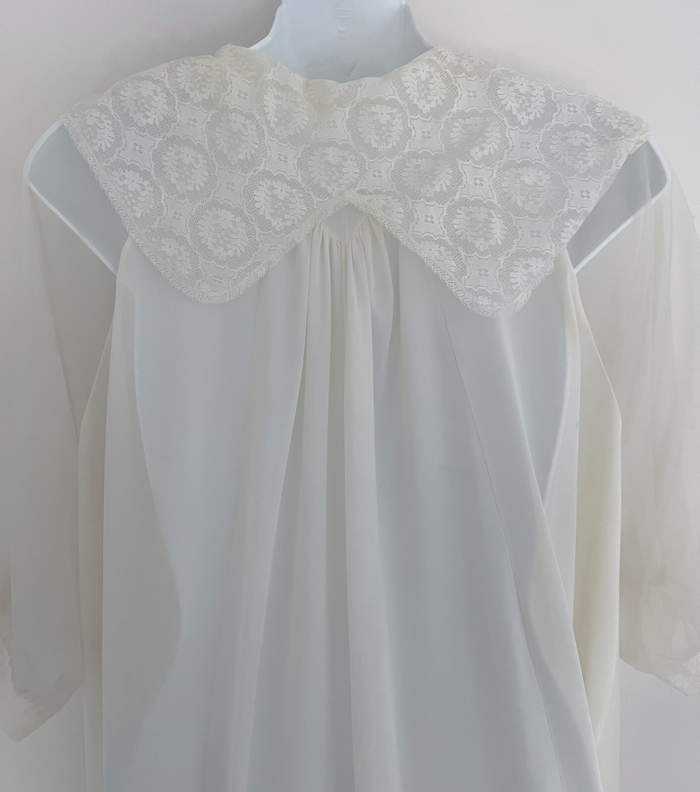 Vtg 50s ROGERS Peignoir Robe S Ivory Lace Collar Sheer Sleeves Romantic Cottage