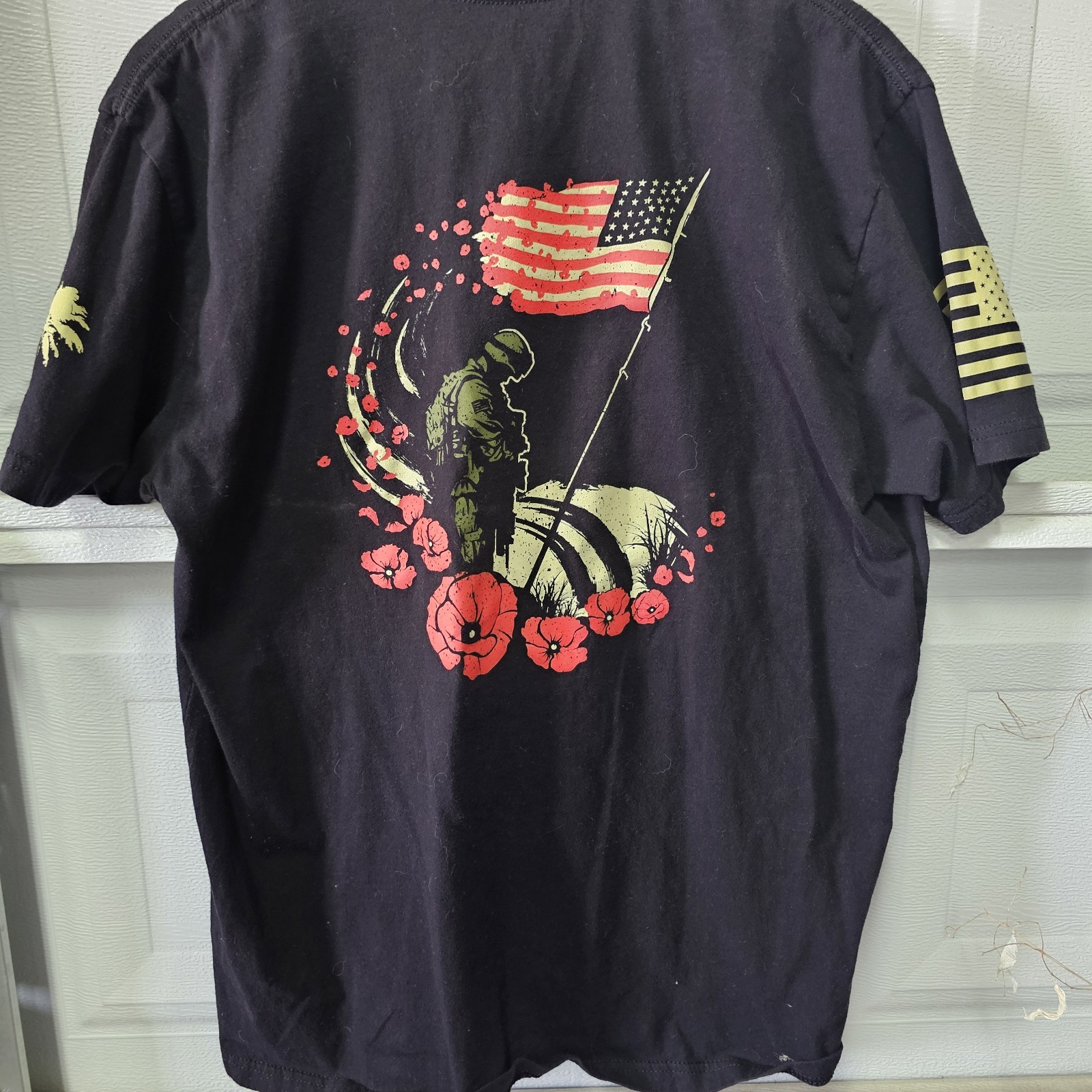 Grunt Style Lest We Forget T-Shirt Men’s X-Large Black Patriotic Military Poppy