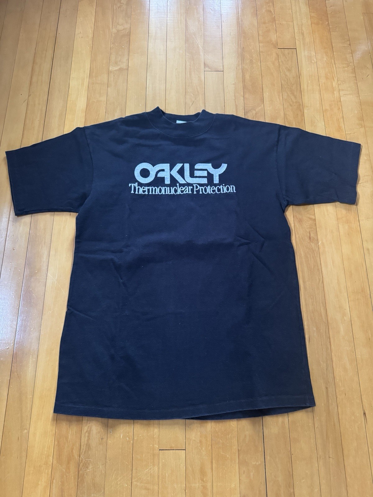 Oakley Sunglasses VTG “Thermonuclear Protection” Software Embroidered Logo T 90s