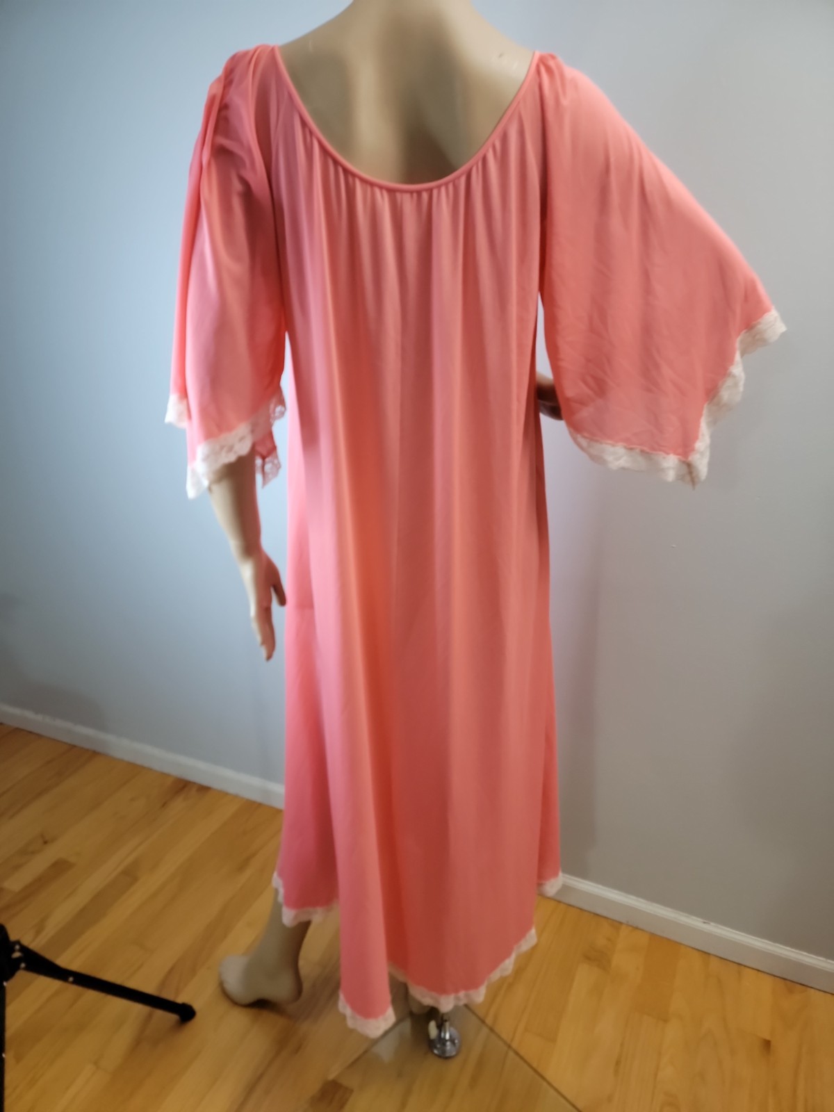 Vintage Lucie Ann 100% Nylon Coral Nightgown Ivory Lace Detail Size XL