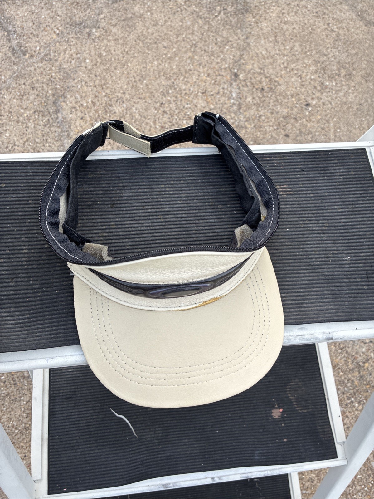 Vintage Oakley Hat