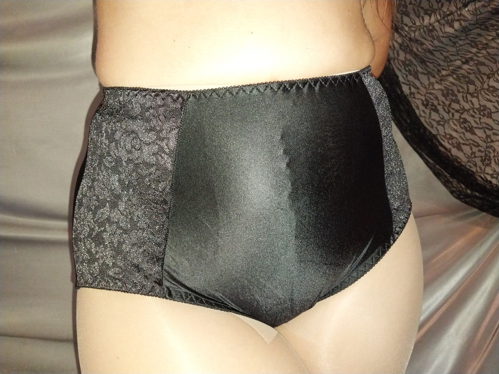 VTG Silky Nylon WIDE LACE LEG Y2K PANTIES GIRDLE NYLON SPANDEX BOMBSHELL L NEW