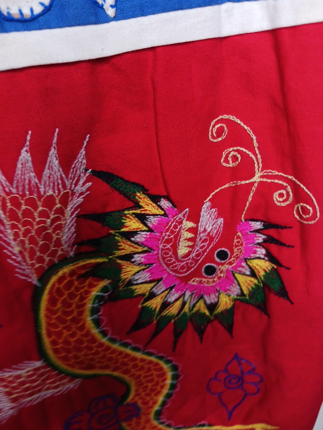 Vintage Embroidered Quilted Patchwork Vest Appliqué Chinese South American Med-l