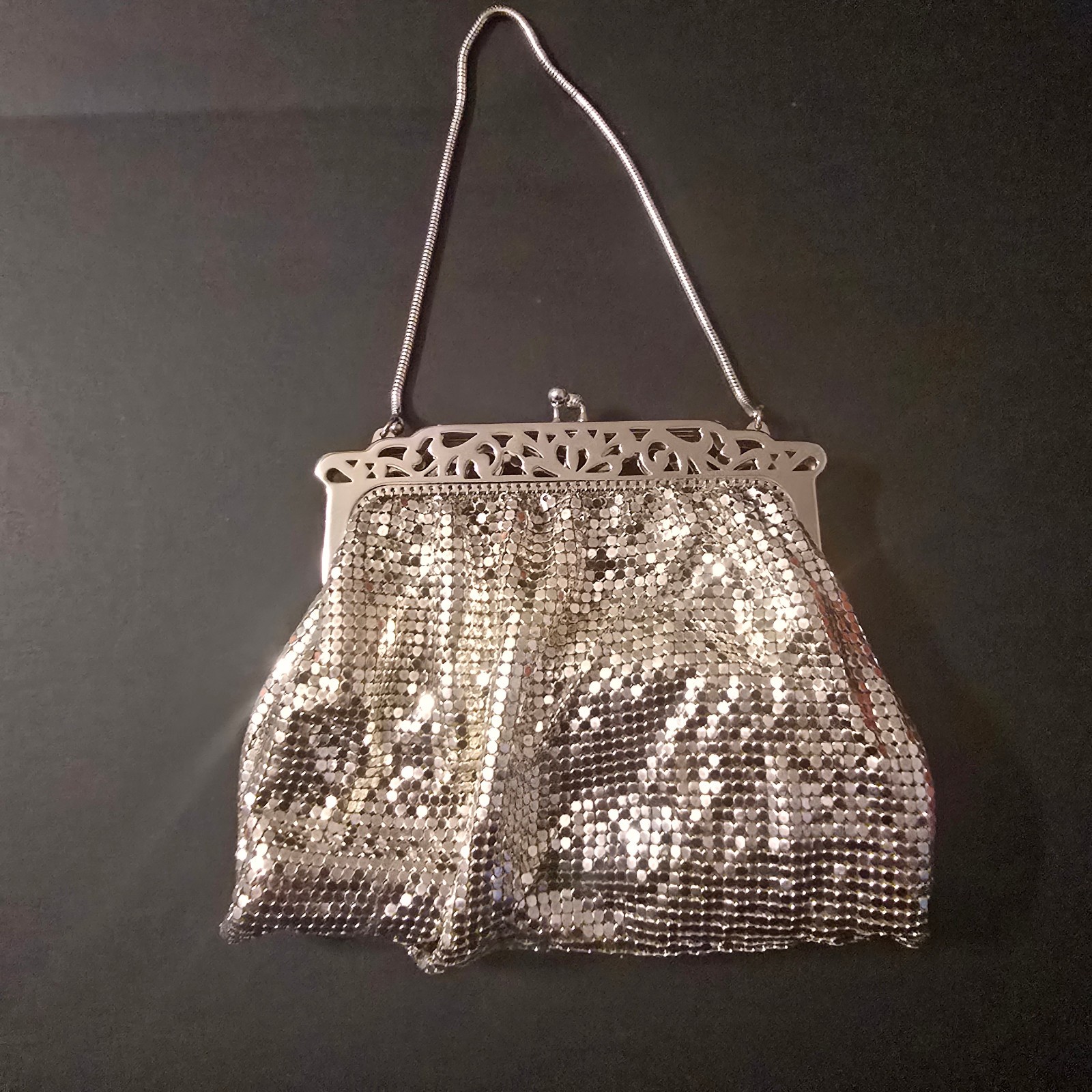 Whiting & Davis Silver Tone Mesh Purse w/Chain Strap & Kiss Lock