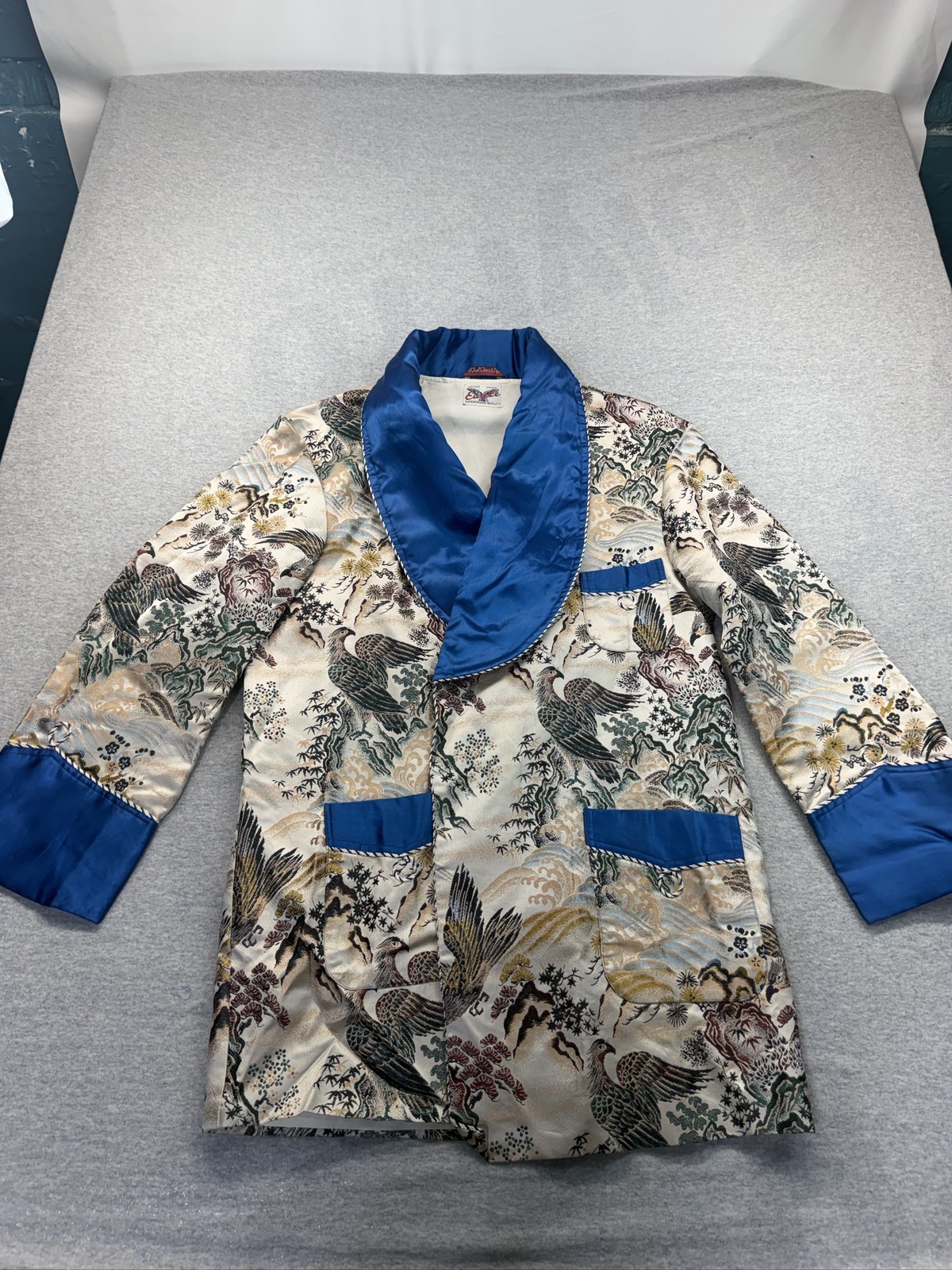 Vintage 50s / 60s Eagle Smoking jacket satin embroidery Hugh Hefner playboy stye