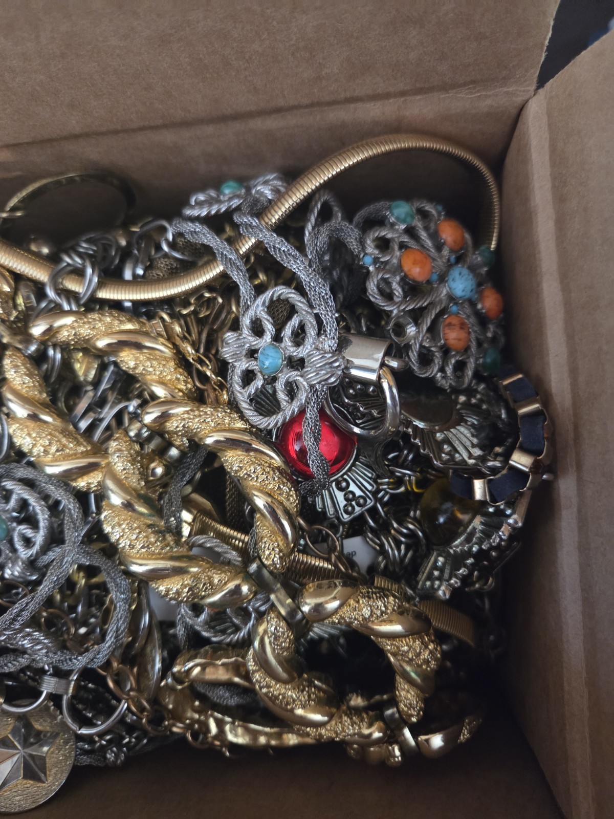 Lot of 15lb Vintage/Modern Silver/Gold Tone Chain Belts Mystery Lot
