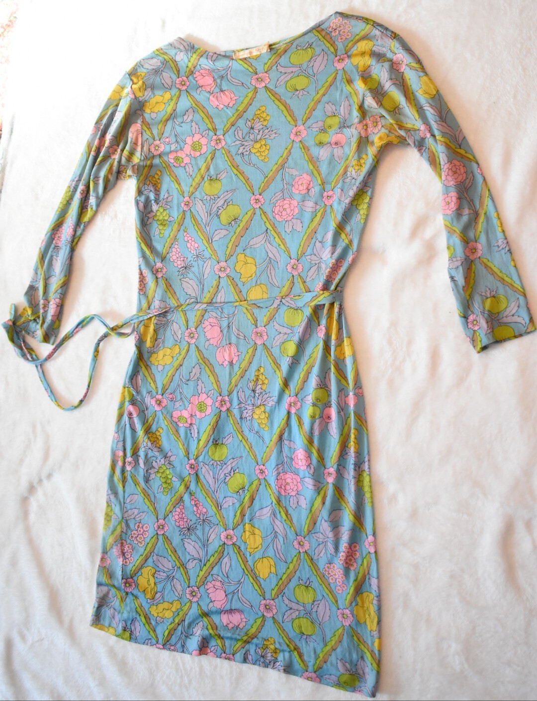 DESTROYED Sak’s Fifth Ave 1960’s RETRO Floral 3/4 SLEEVE Slinky FIT Size small