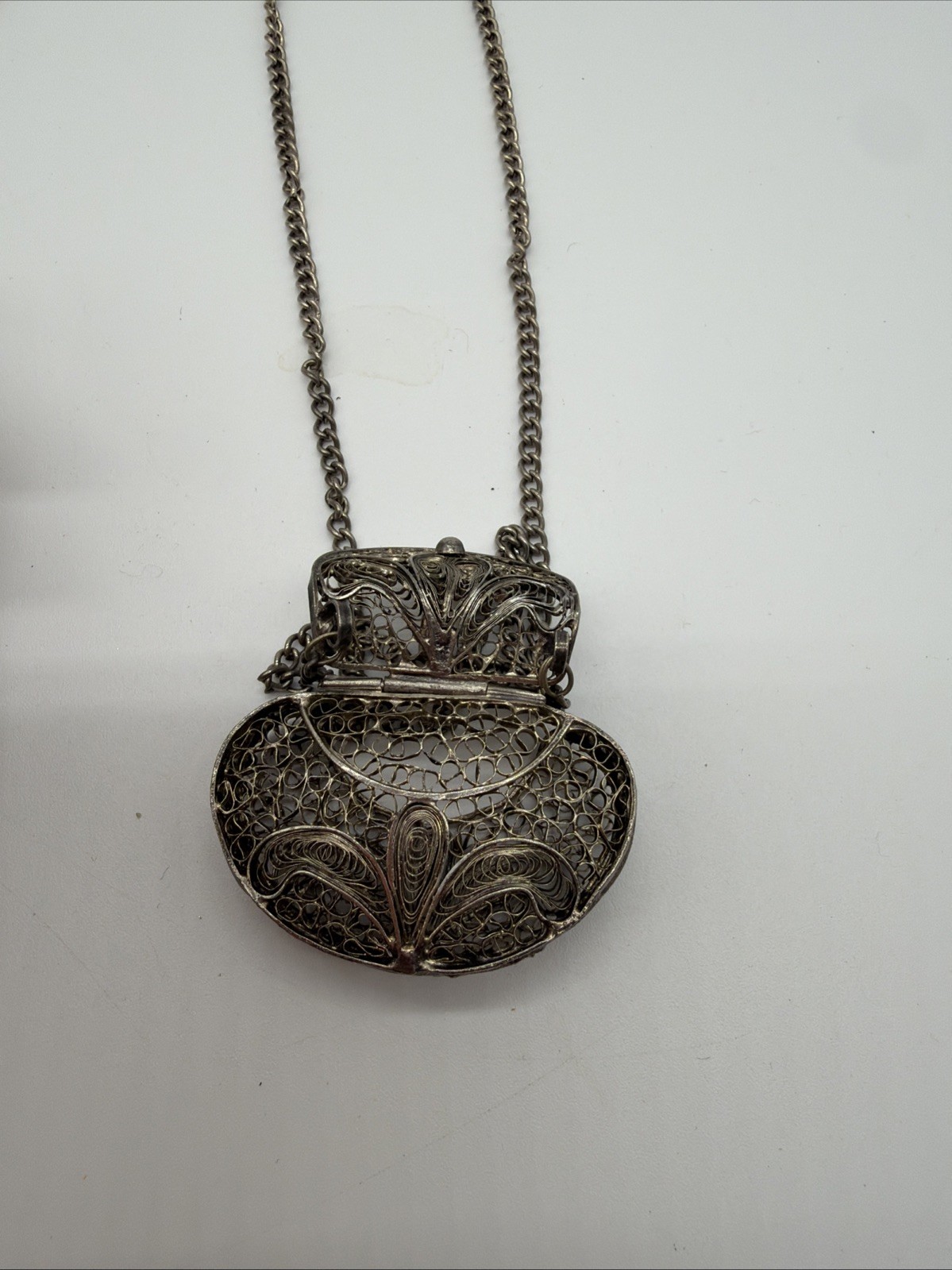 Vintage Aged Silvertone Filagree Mini Purse On Chain Tiny Pill Box Trinket A13
