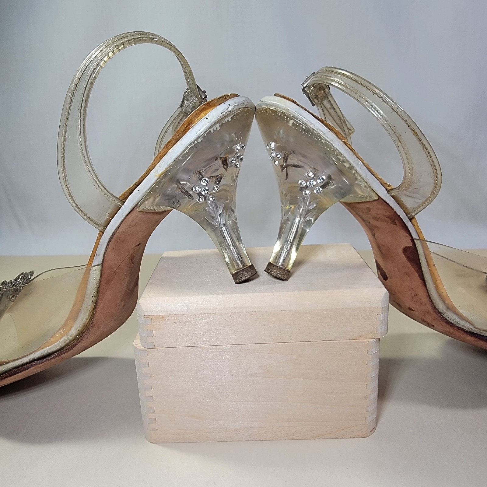 Vtg 1950s Carved Lucite & Rhinestone Heels on Clear Lloyd/Haig Shoes Sandals Sz6