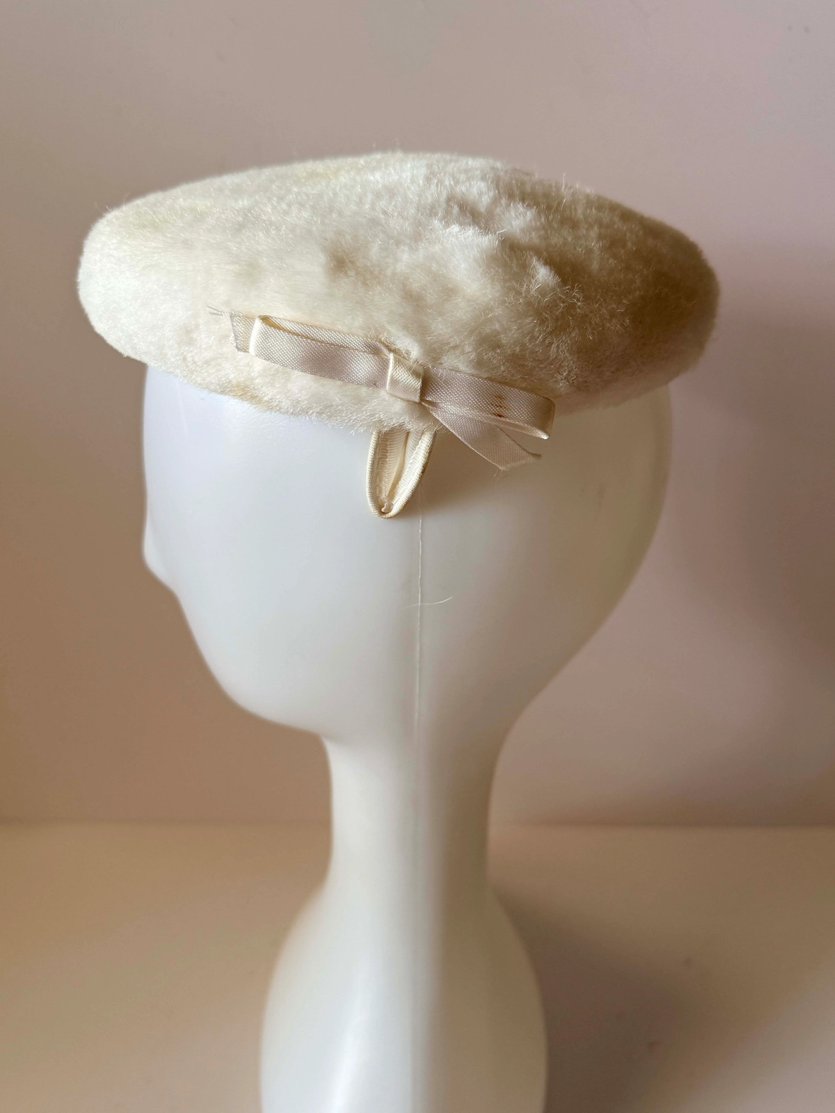 Vintage Ivory Faux Fur Pillbox Hat | Mid Century Winter Hat | Soft Faux Fur