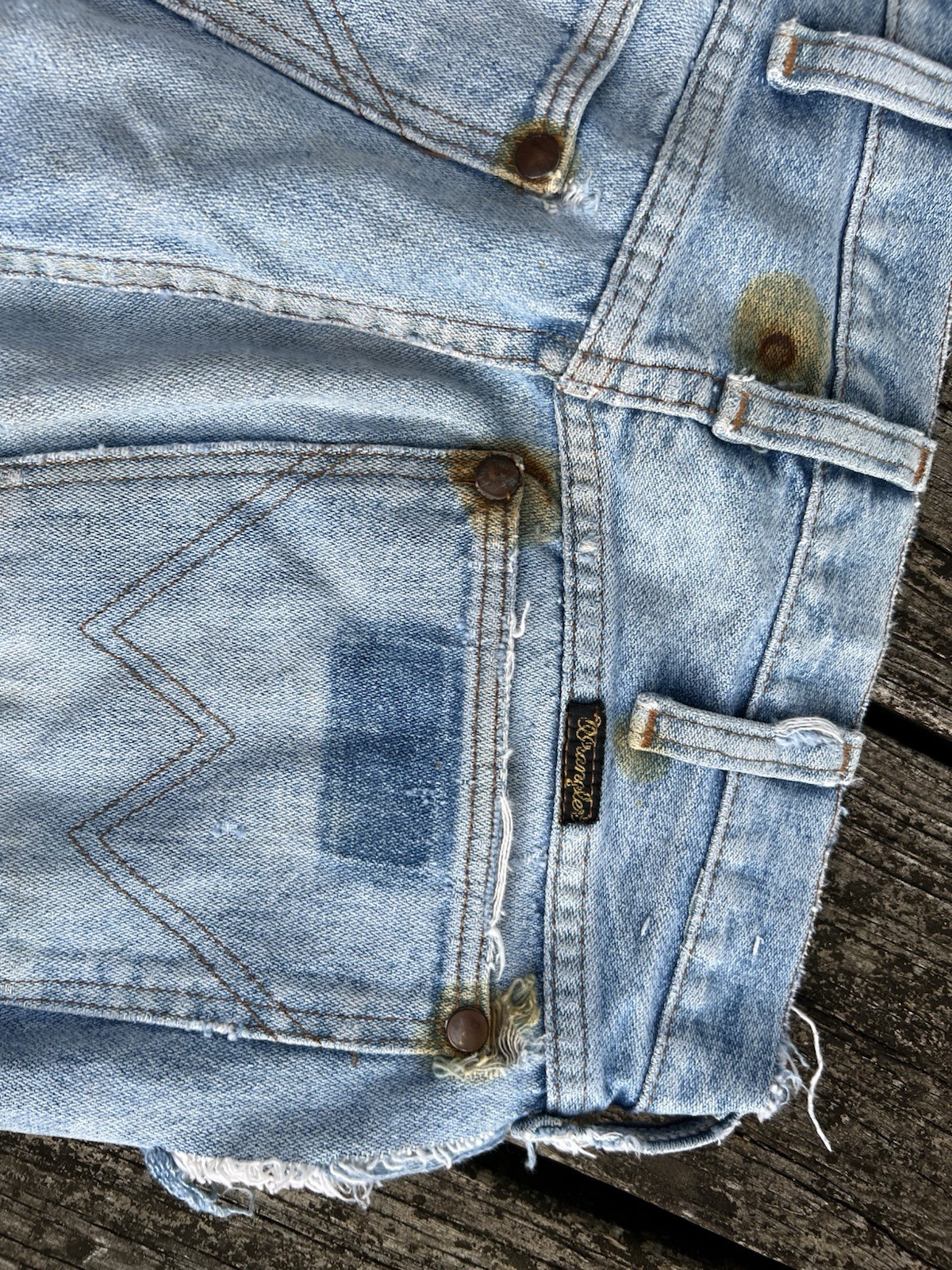 Vintage USA Wrangler 31×36 Jeans Distressed Faded Paint Grunge Workwear