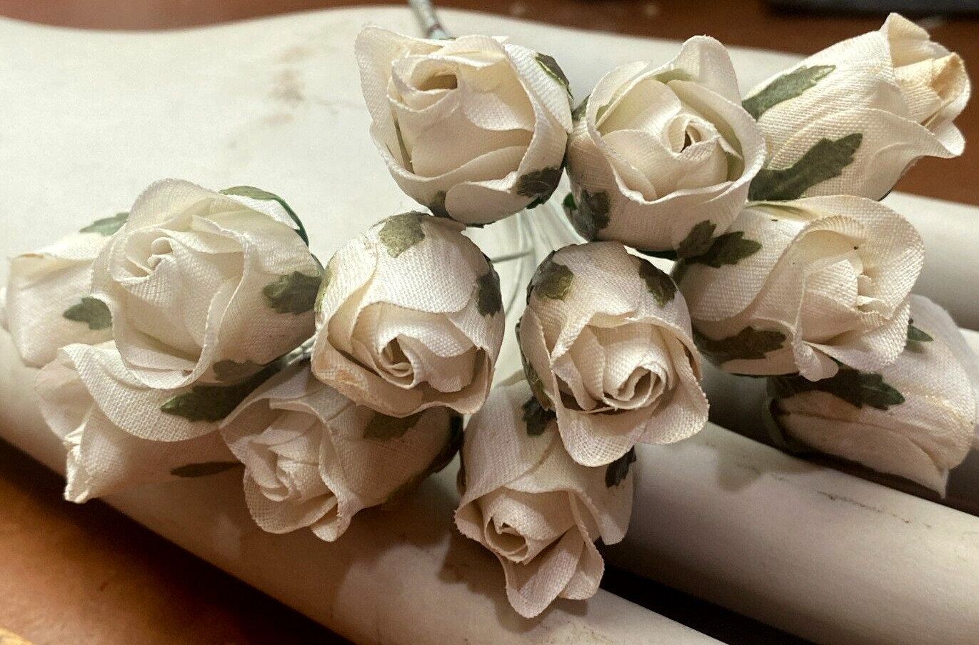 vintage flowers off white linen cotton 1dz made in Japan