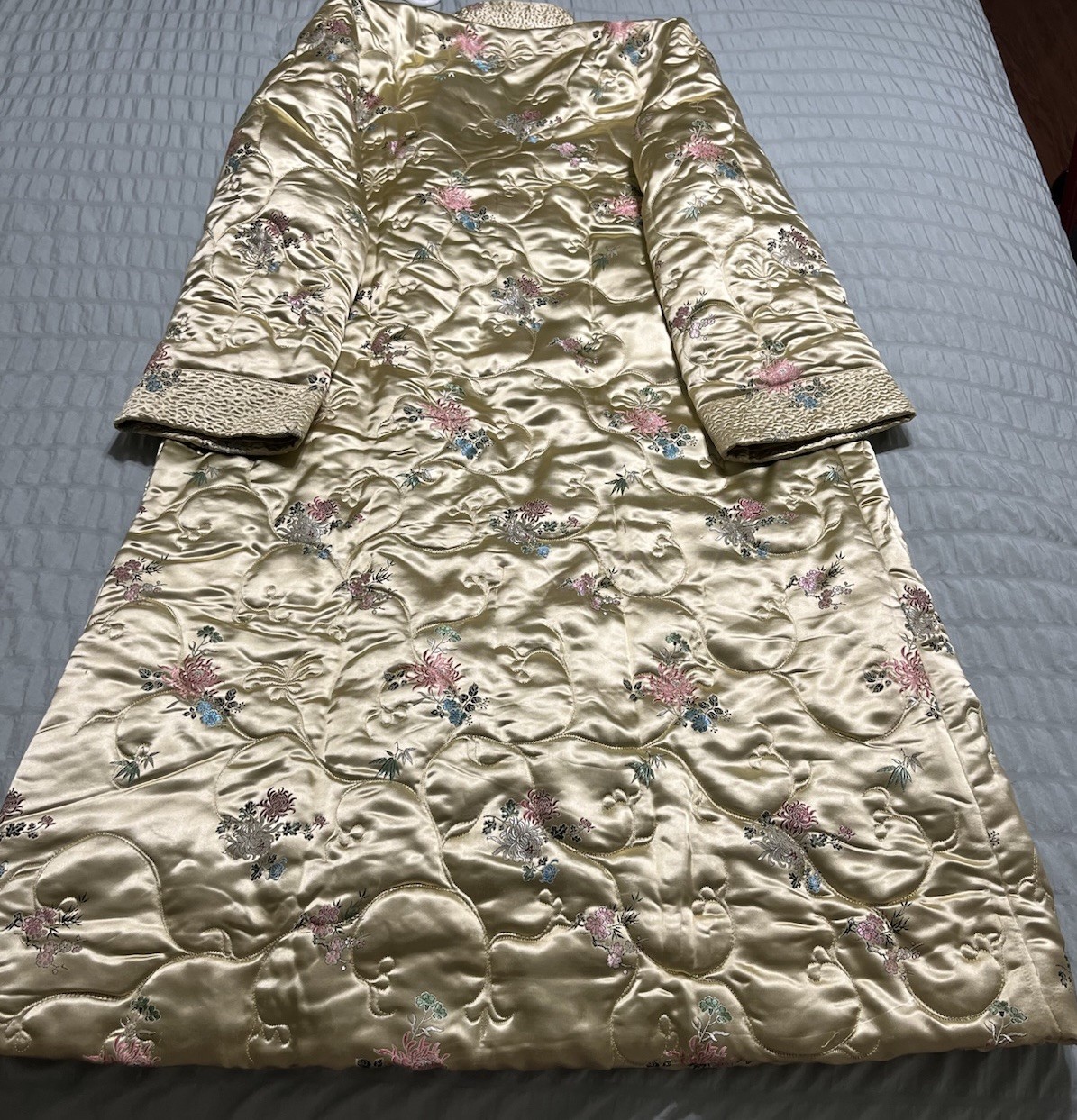 Vintage 1980s Mandarin Chinese Coat Embroidered Silk- Opulent Luxury!