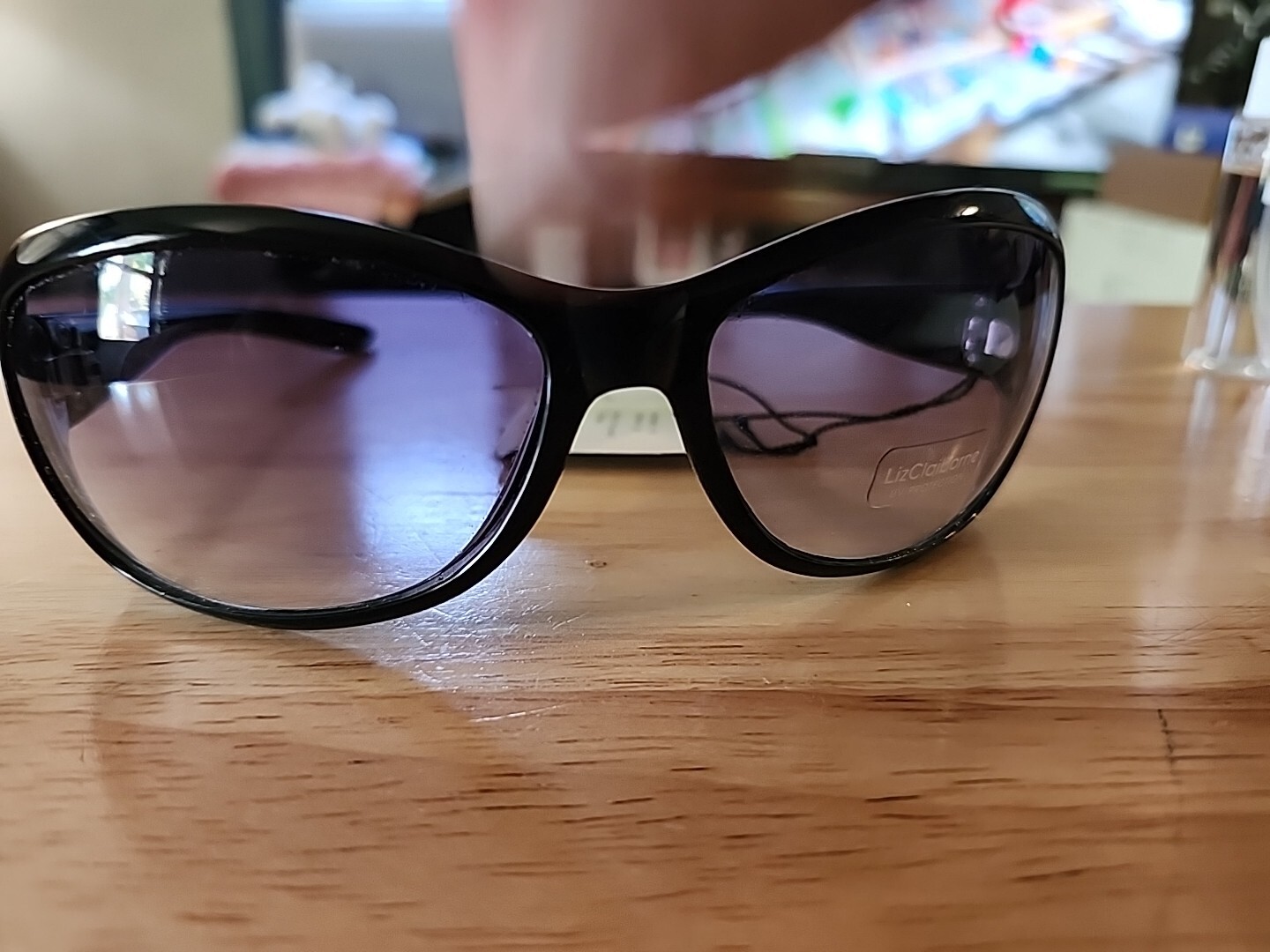 Sunglasses By Liz Claiborne 100% UV Brown Lenses & Frame Rectangular Classic