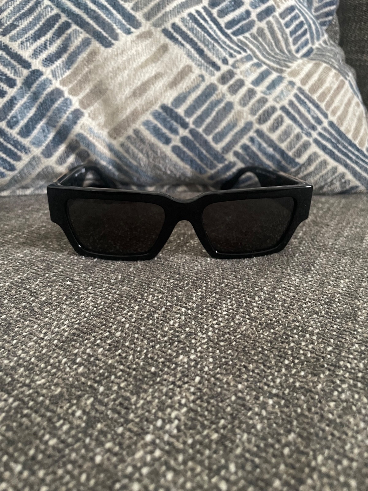 Authentic Versace OVE4459 sunglasses in Black/Dark Grey w/ Original Case