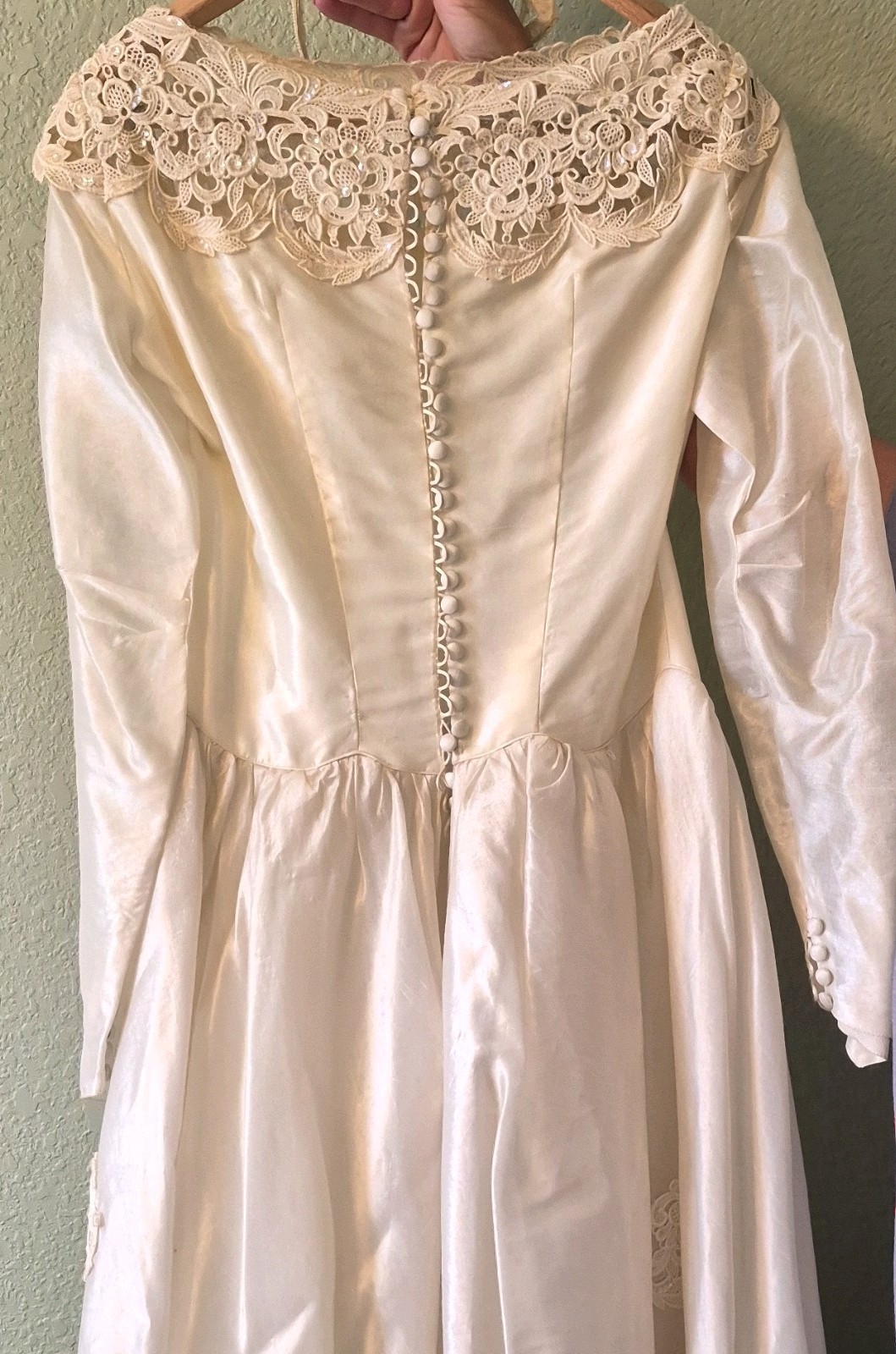 1950’s Wedding Dress With Head Piece. Ivory With Lace