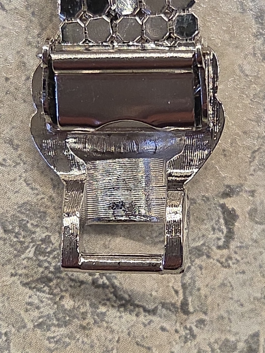 Vintage Whiting & Davis 33″ Silver Tone Mesh Belt Shell/Bow Buckle .5″ Wide