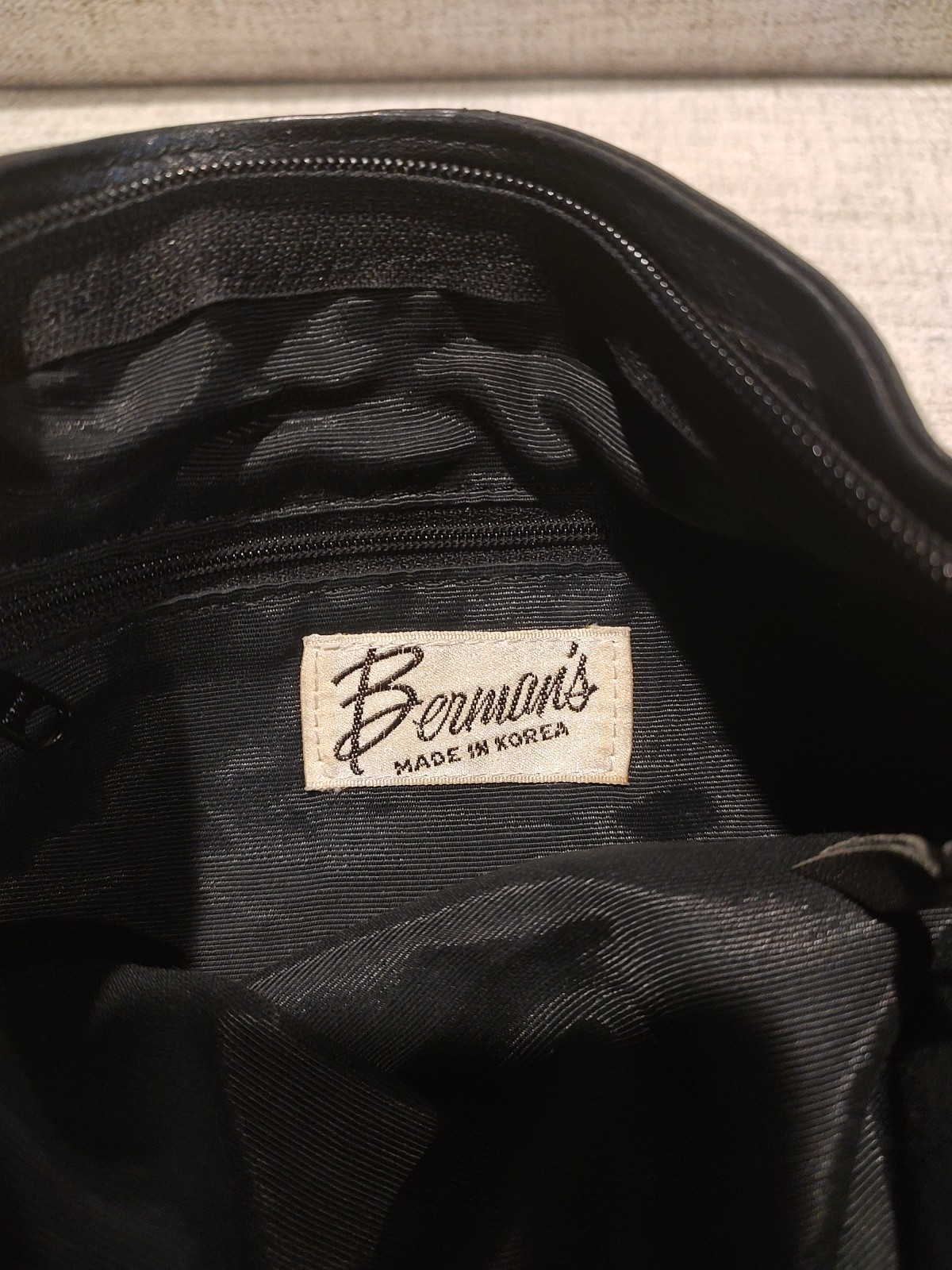 Vintage 80’s Berman’s made in Korea Distressed Black Fine Leather Clutch Used