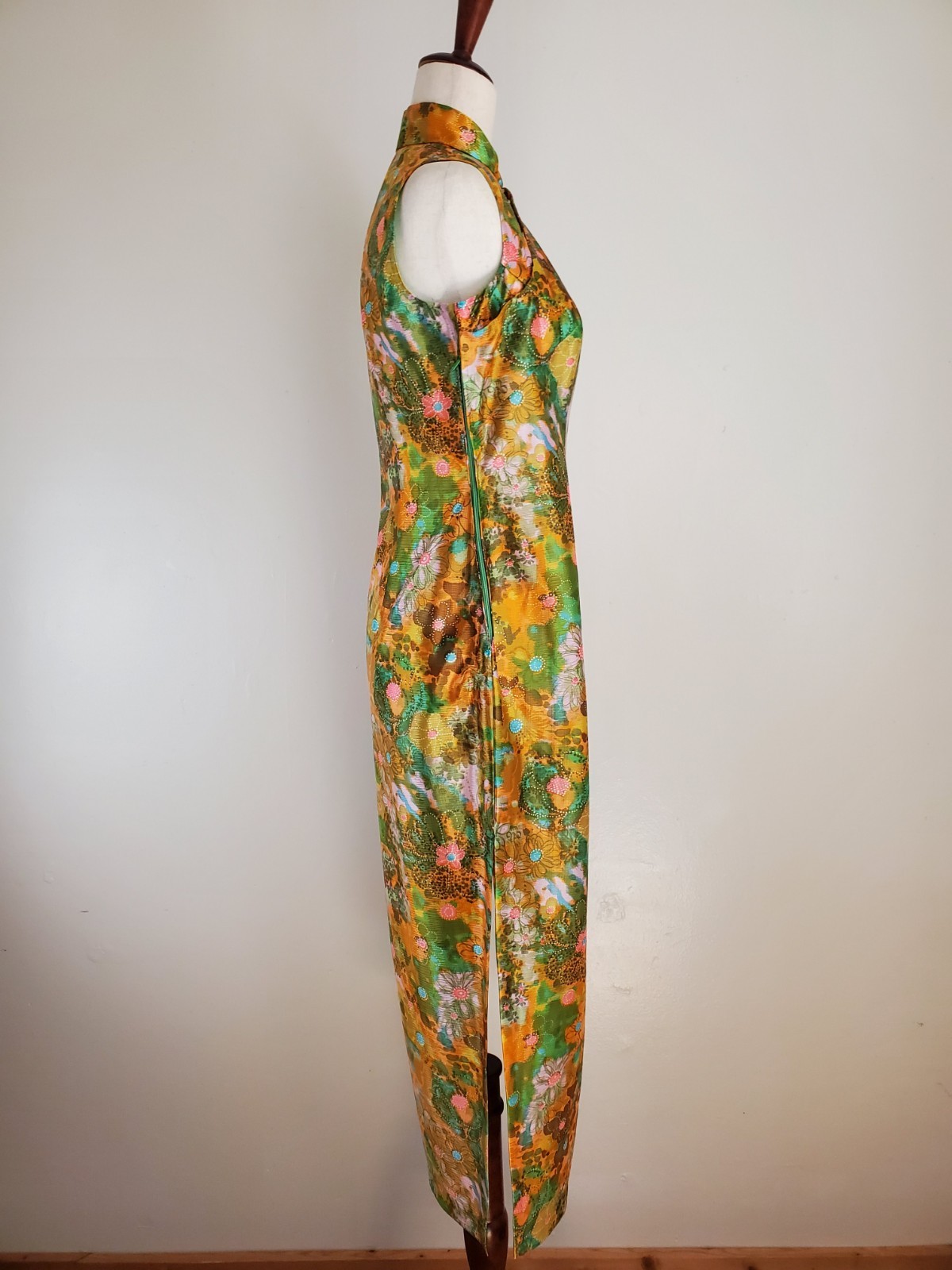 Vintage 1960s Cheongsam Dress Qipao Mid Century Mod Chinese Taiwan Floral