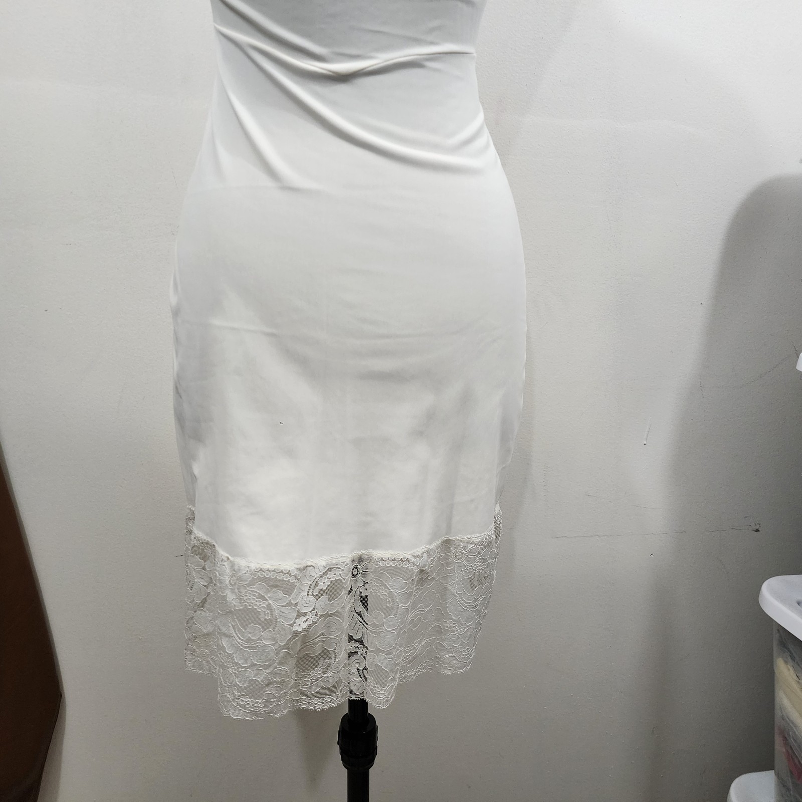 Vintage Saks Fifth Avenue Full Slip Dress Stretch Nylon White Lace Bodice Size S