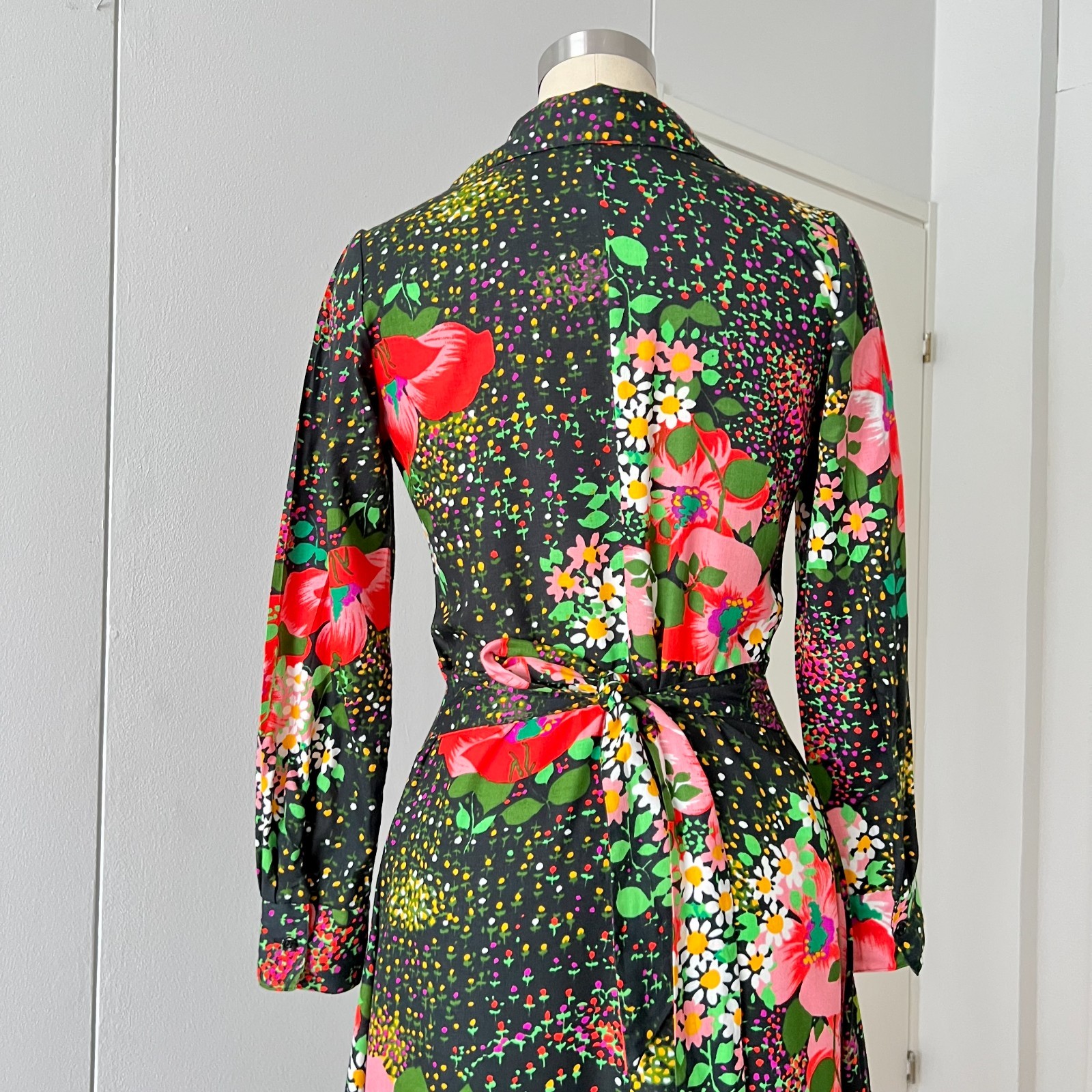 1970s Vintage Button Front Floral Maxi Dress Psychedelic Mod Long Sleeves Boho