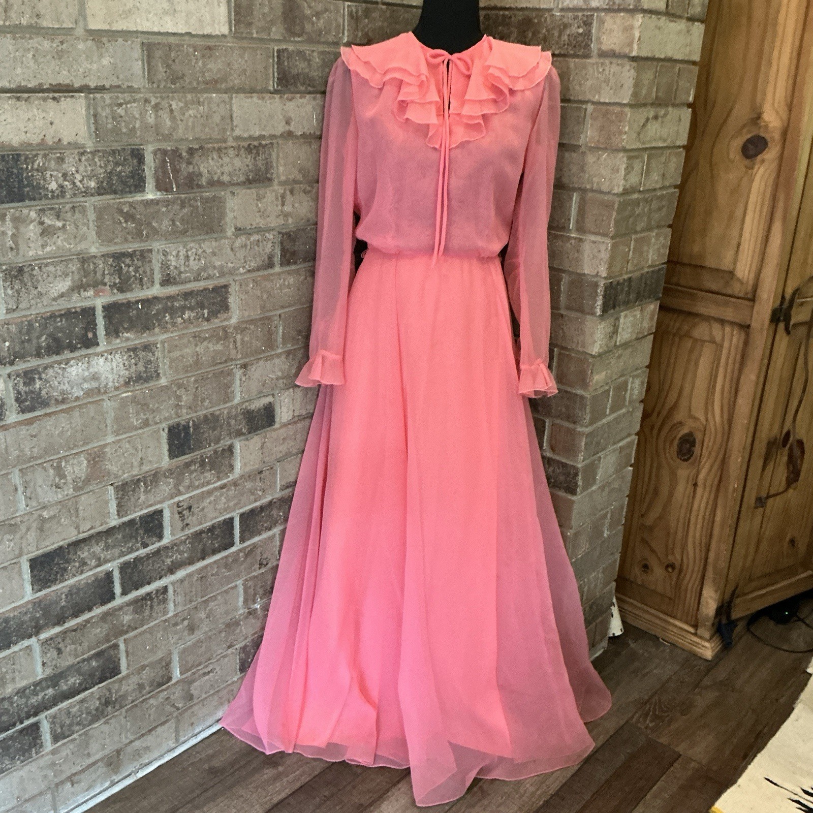 70s VINTAGE Miss Elliette California Coral Chiffon Ruffle Maxi Gown Size 8 #40E3