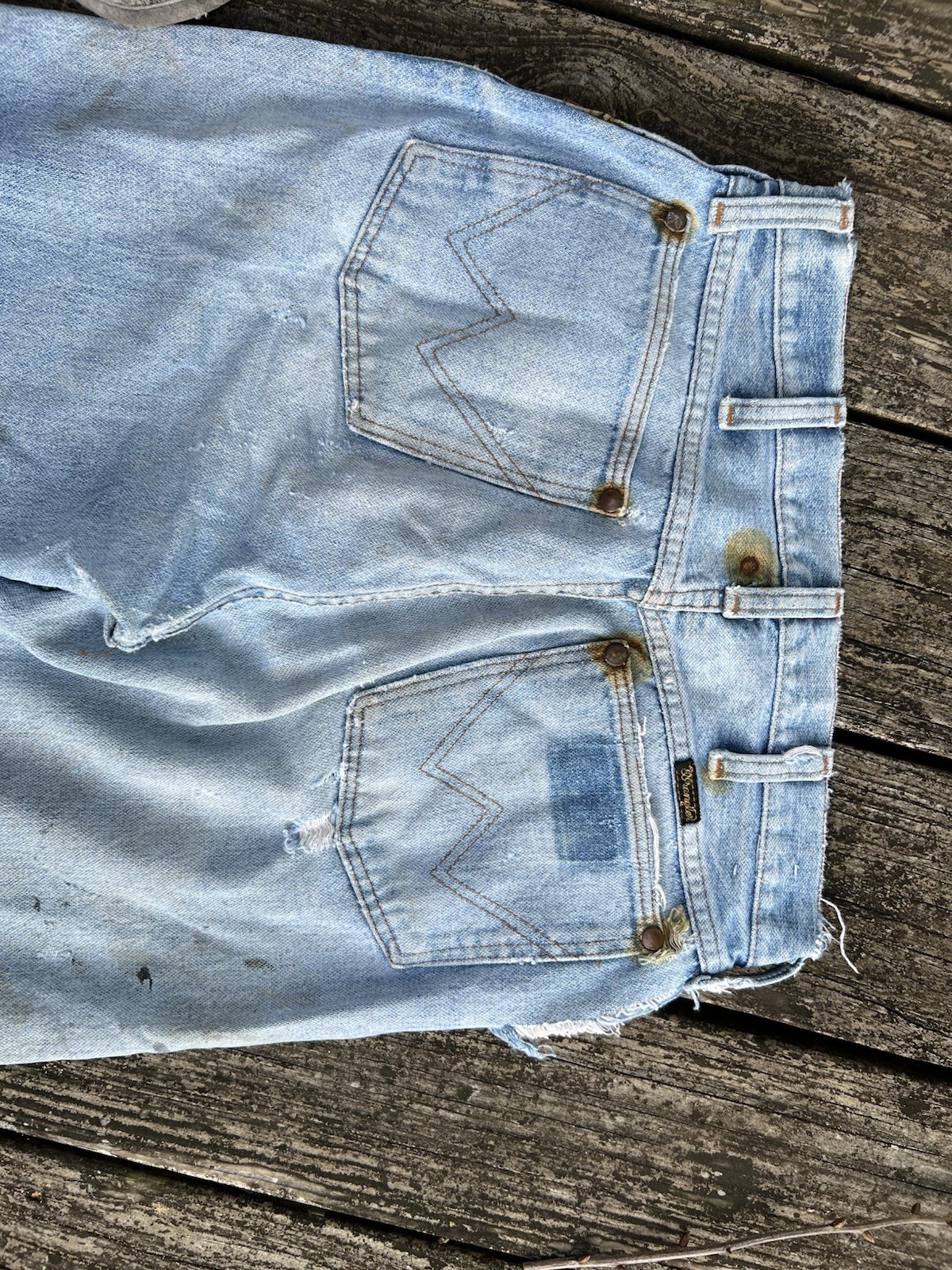 Vintage USA Wrangler 31×36 Jeans Distressed Faded Paint Grunge Workwear