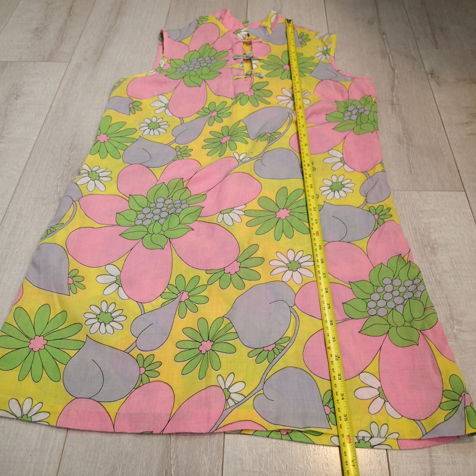 vtg 1960’s Dress Shift Mod Sleeveless Bright Floral yellow Pink green m/l