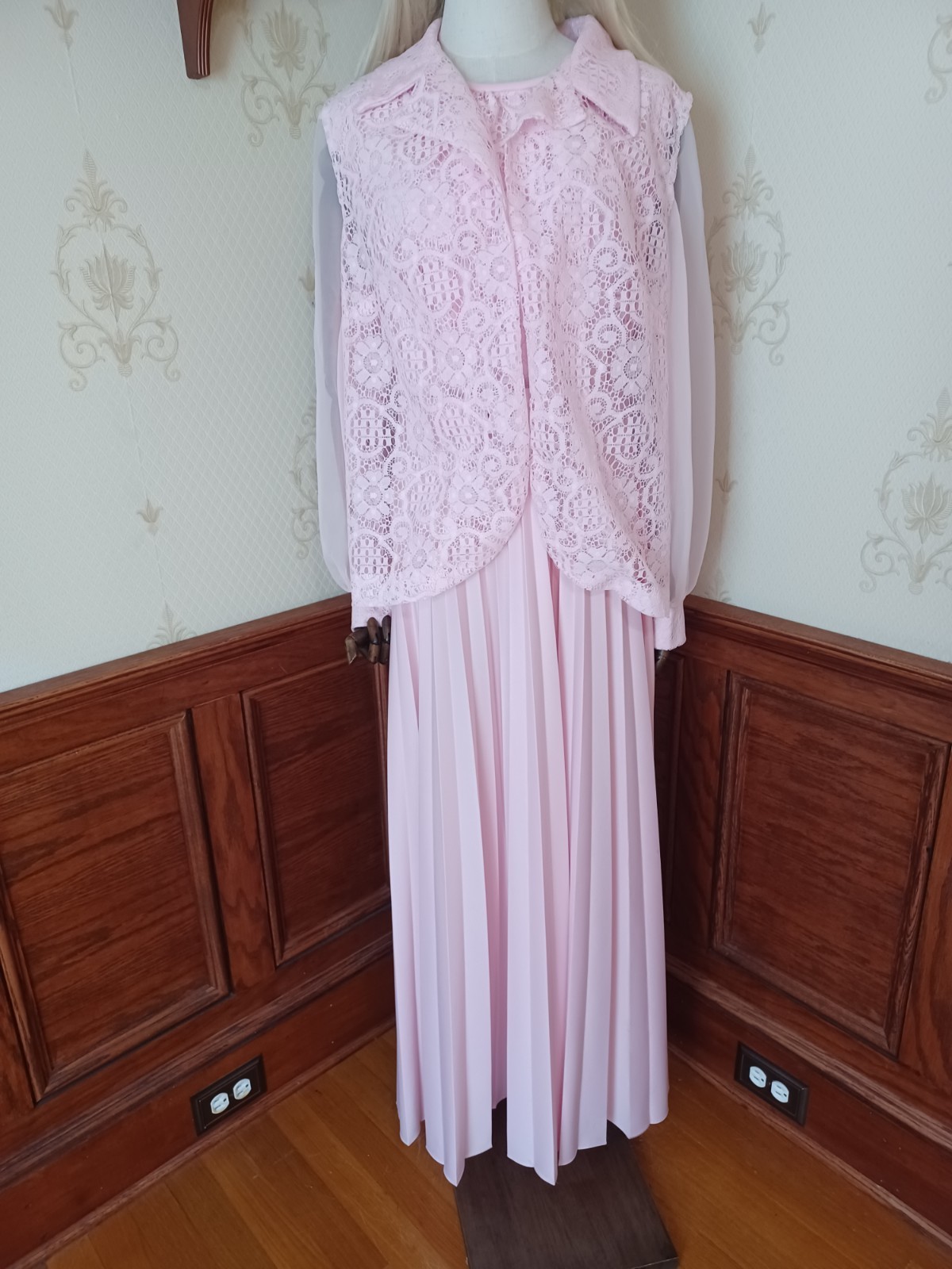 Vintage 1970s 3 Piece Pink Romantic Prairie Accordion Pleat Maxi-Dress, Sz 22.5