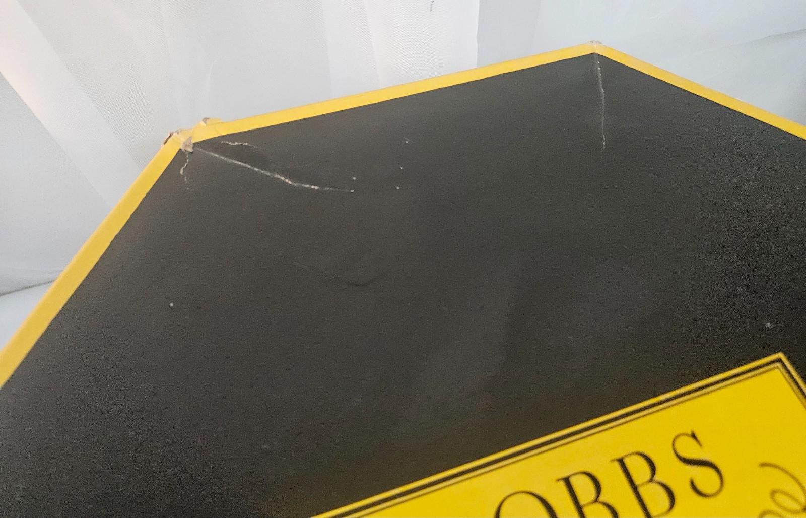 Vintage DOBBS Fifth Avenue EMPTY Hat Box in Good Condition 7″ x 13″ x 15″