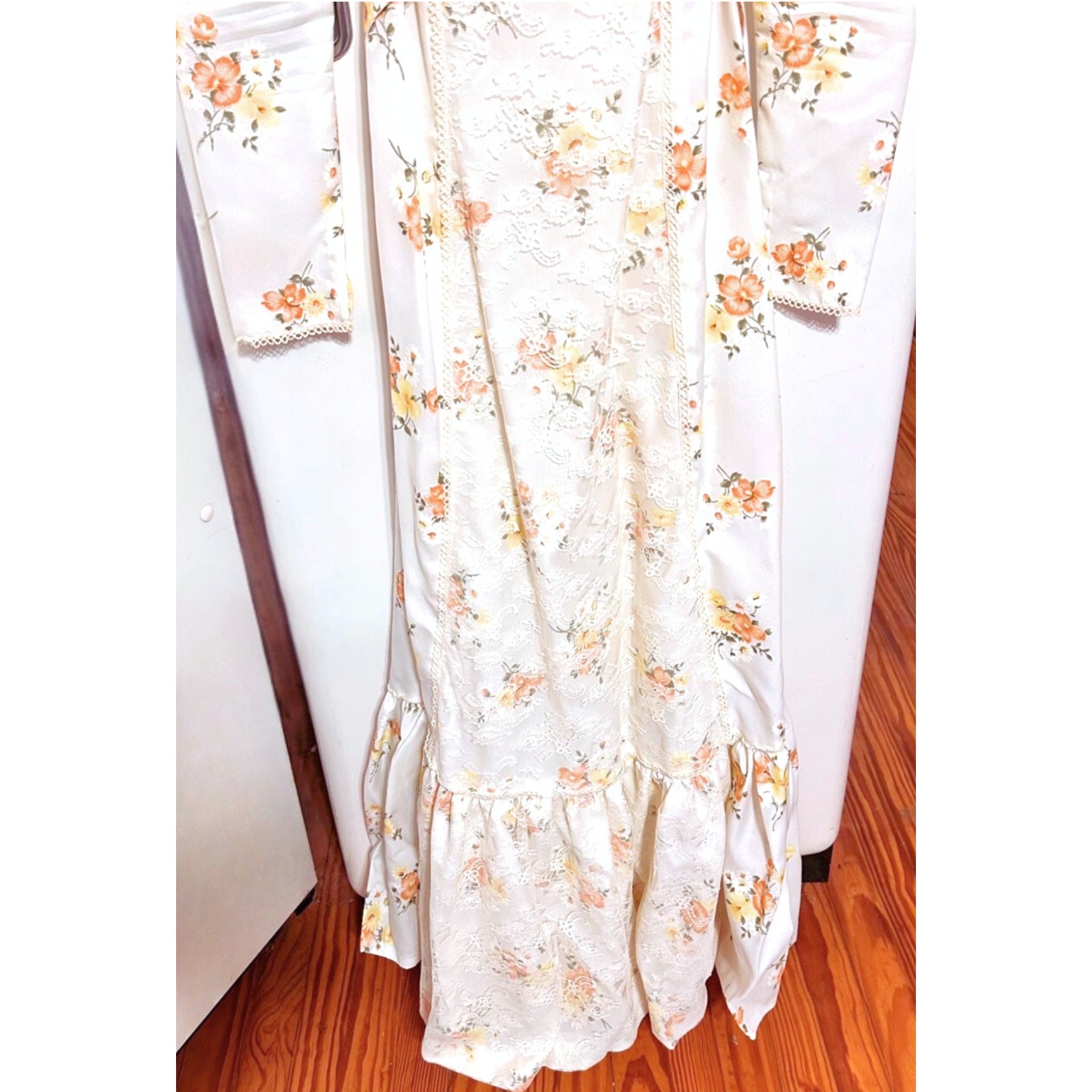 Vintage 60s or 70s Handmade Floral Dress * XS or S * Ivory w/ Lace and Flowers