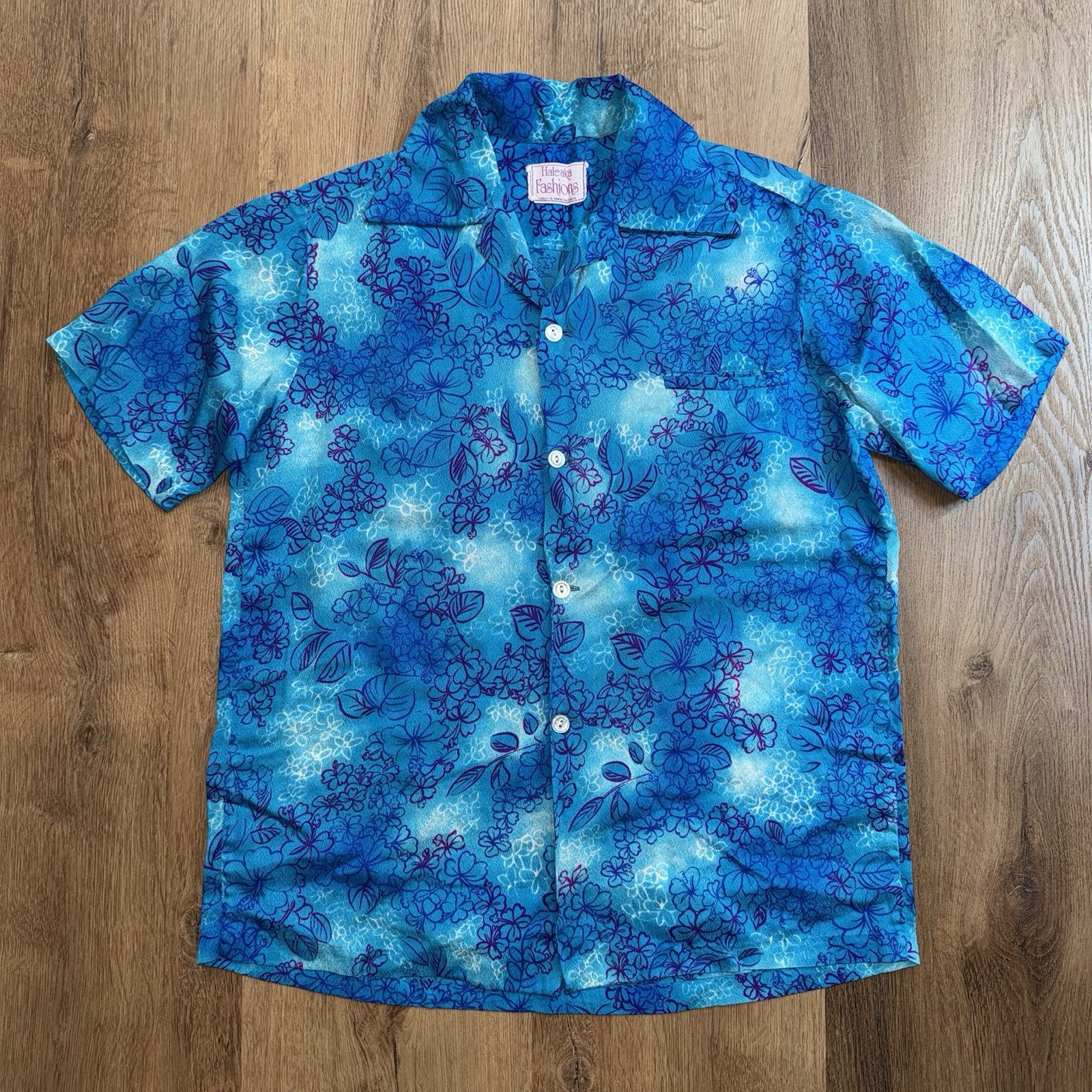 Haleaka Fashions Shirt Mens Vintage Hawaiian Rayon Blend Surf 60s 70s Medium