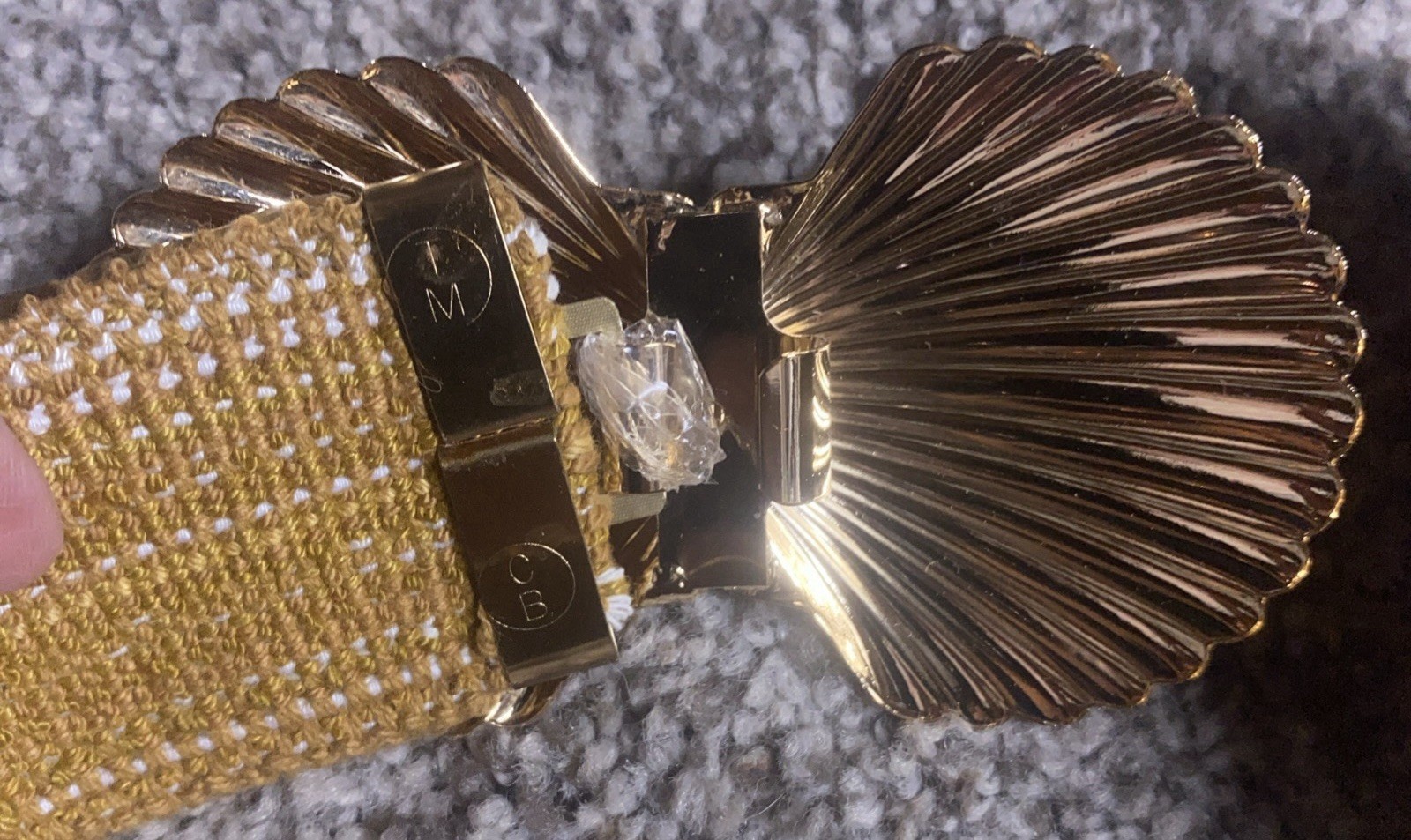 Belt 80s Gold Tone Fish Scale Stretch Seashell Buckle 22” W Elastic Tight EUC