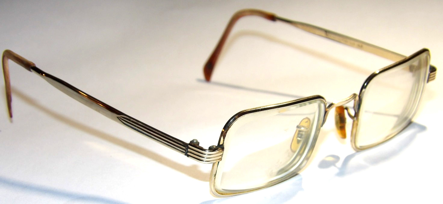 VINTAGE VICTORY METAL EYEGLASSES! GOLD COLOR/GF! RECTANGULAR LENSES! SMALL ADULT