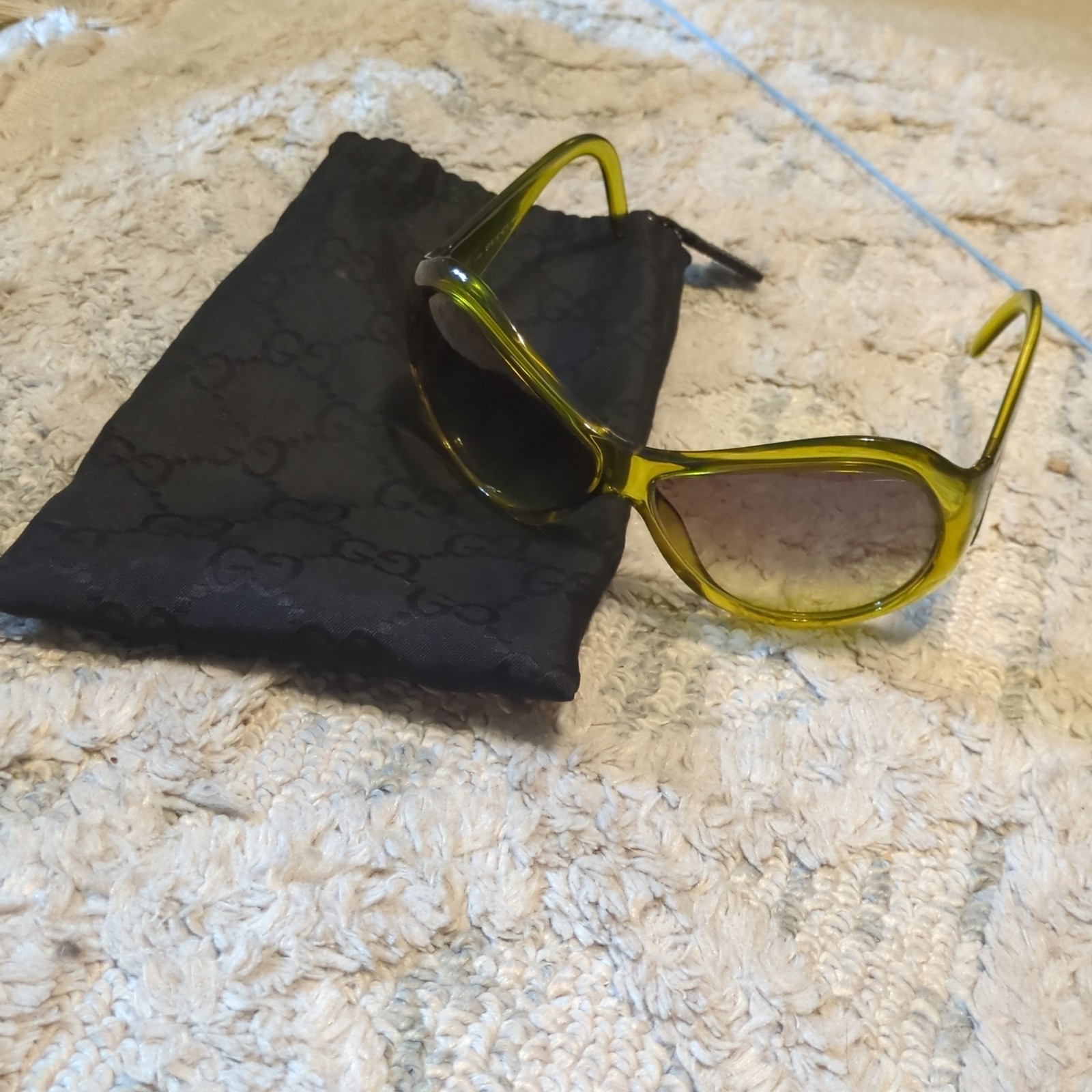 Vintage GUCCI Oval Sunglasses Yellow Frame Gray Lens GG2474/S