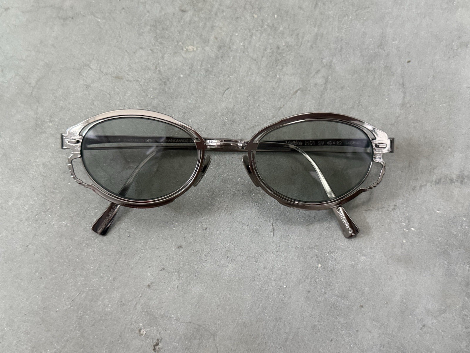 Oval Sunglasses Gray Tinted Lenses Silver Tone Metal Frame Adult – Kuboraum