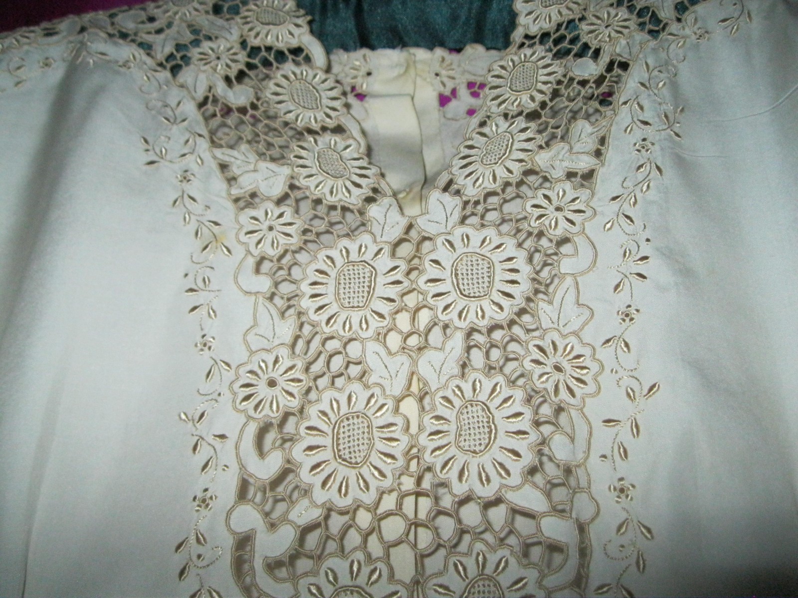 VINTAGE, CHINA SILK BLOUSE W/ ORNATE OPEN WORK/EMB., SZ. XS.,S/S, CREAM COLORED