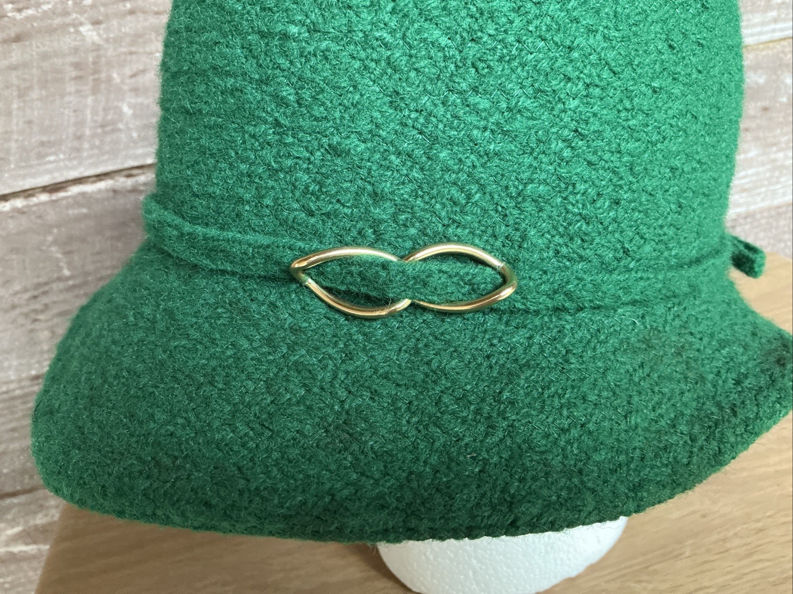 Vintage Cloche Hat Everitt Medium 22 inches Green with Gold Tone Accents