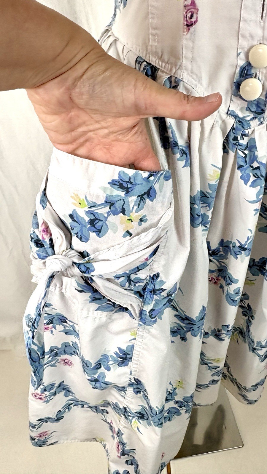 Vintage 80’s Floral Sun Dress With Side Ruching And Converie Straps. Size Small