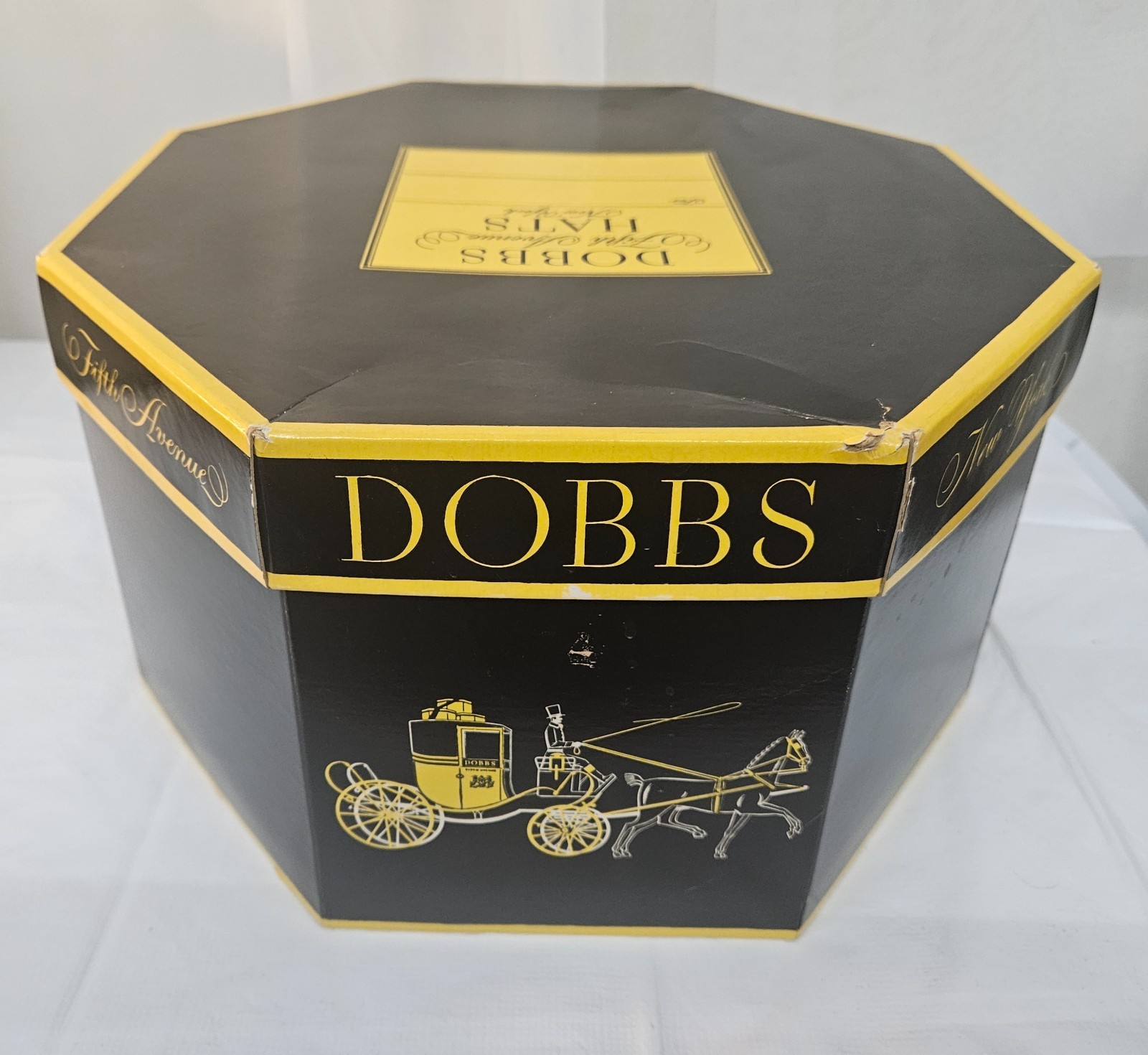 Vintage DOBBS Fifth Avenue EMPTY Hat Box in Good Condition 7″ x 13″ x 15″