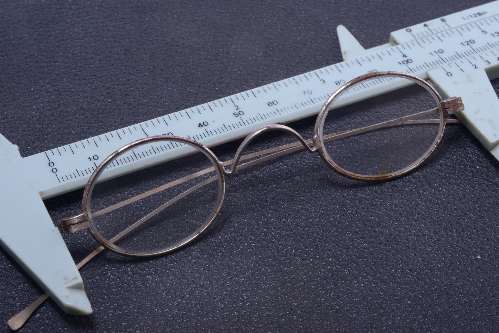 ✅ ANTIQUE +-1830 OVAL READING GLASSES SPECTACLES THIN FRAME APP. -0.5 DIOPTER