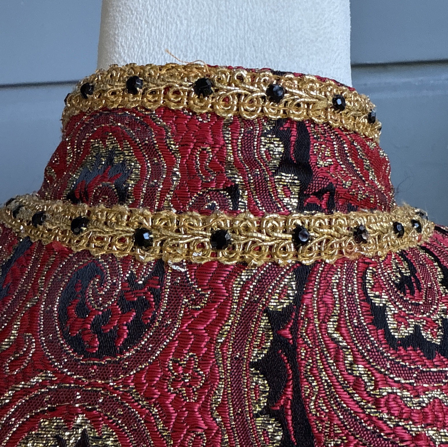 Vintage 70s Red & Gold Paisley Brocade Cropped Jacket- Studio 54, Disco-Size M